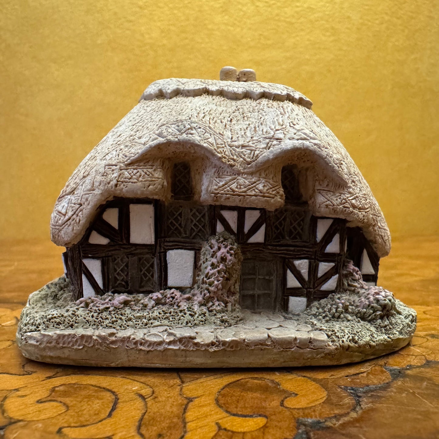 Lilliput Lane April Cottage Miniature