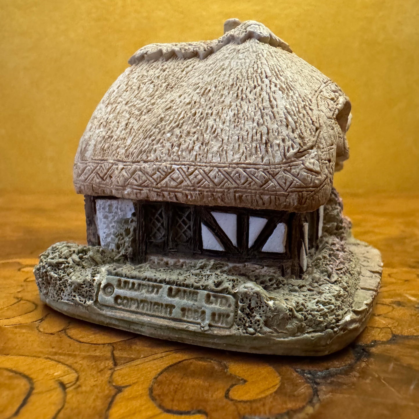 Lilliput Lane April Cottage Miniature