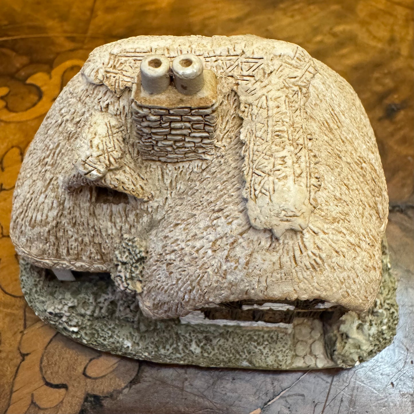Lilliput Lane April Cottage Miniature