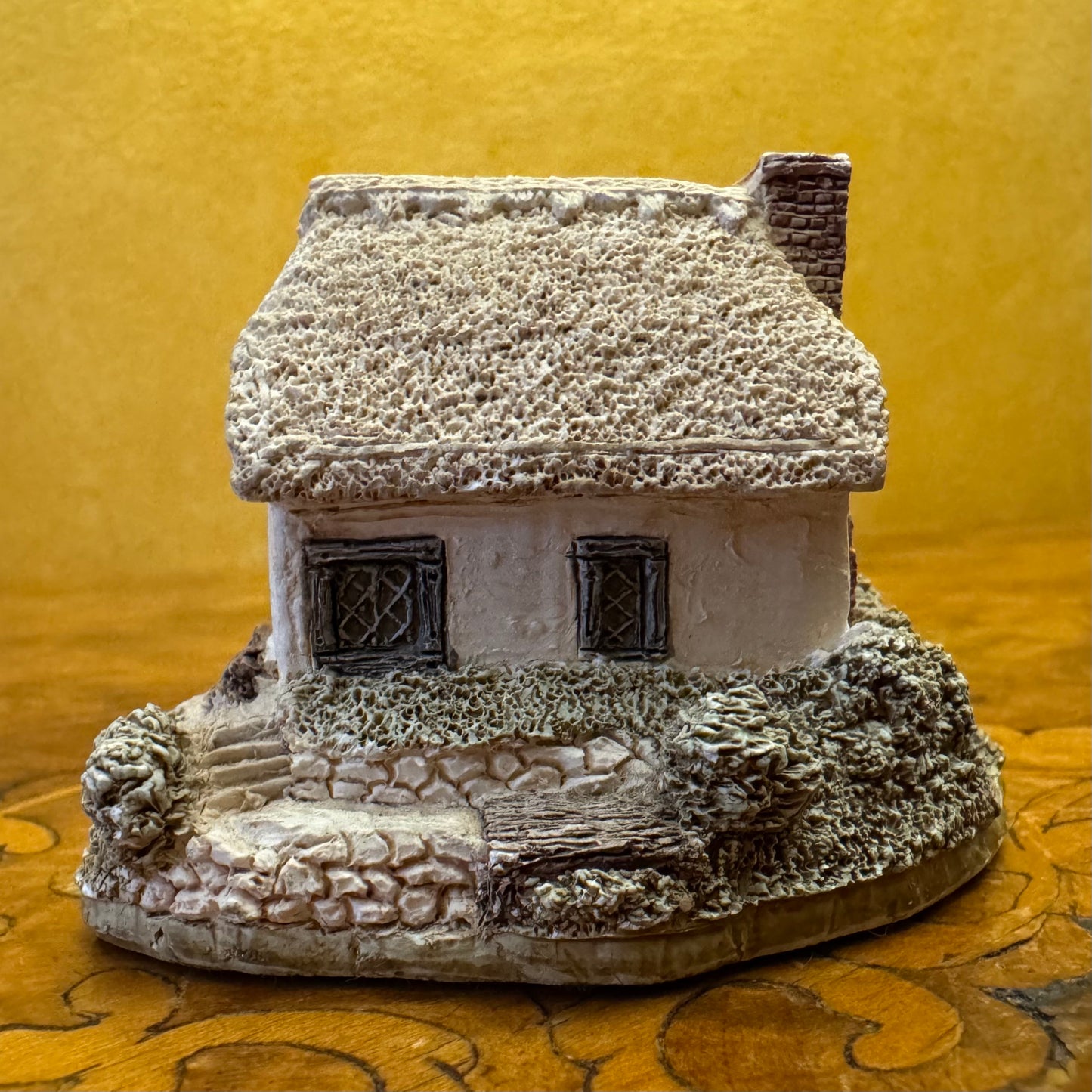 Lilliput Lane Riverview Miniature Cottage