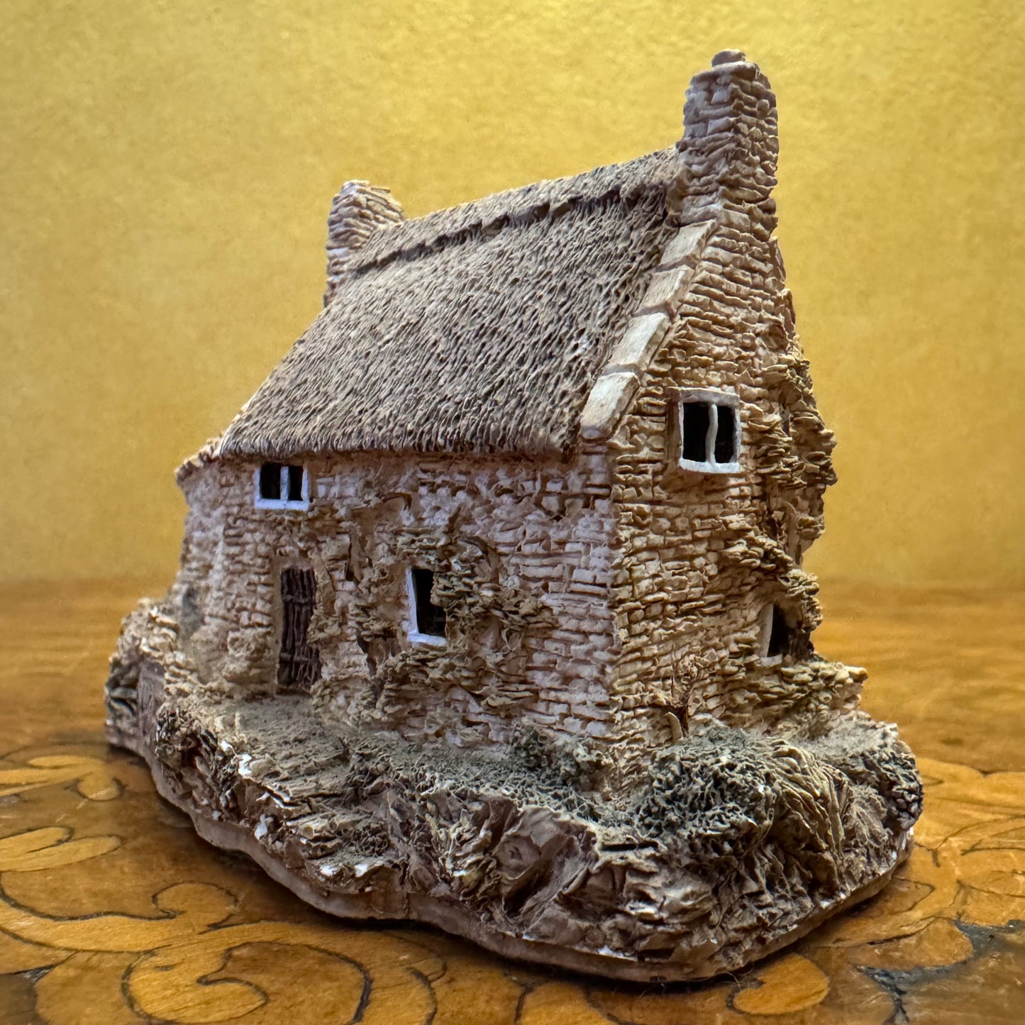Lilliput Lane Cobbler's Cottage Miniature Cottage