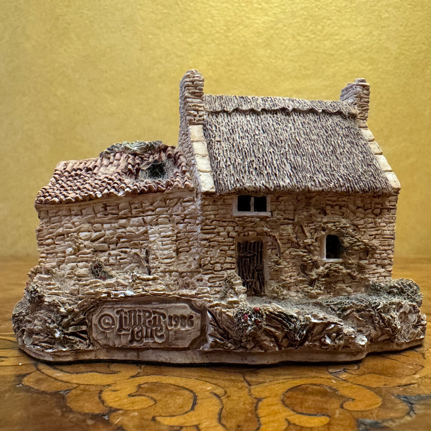 Lilliput Lane Cobbler's Cottage Miniature Cottage