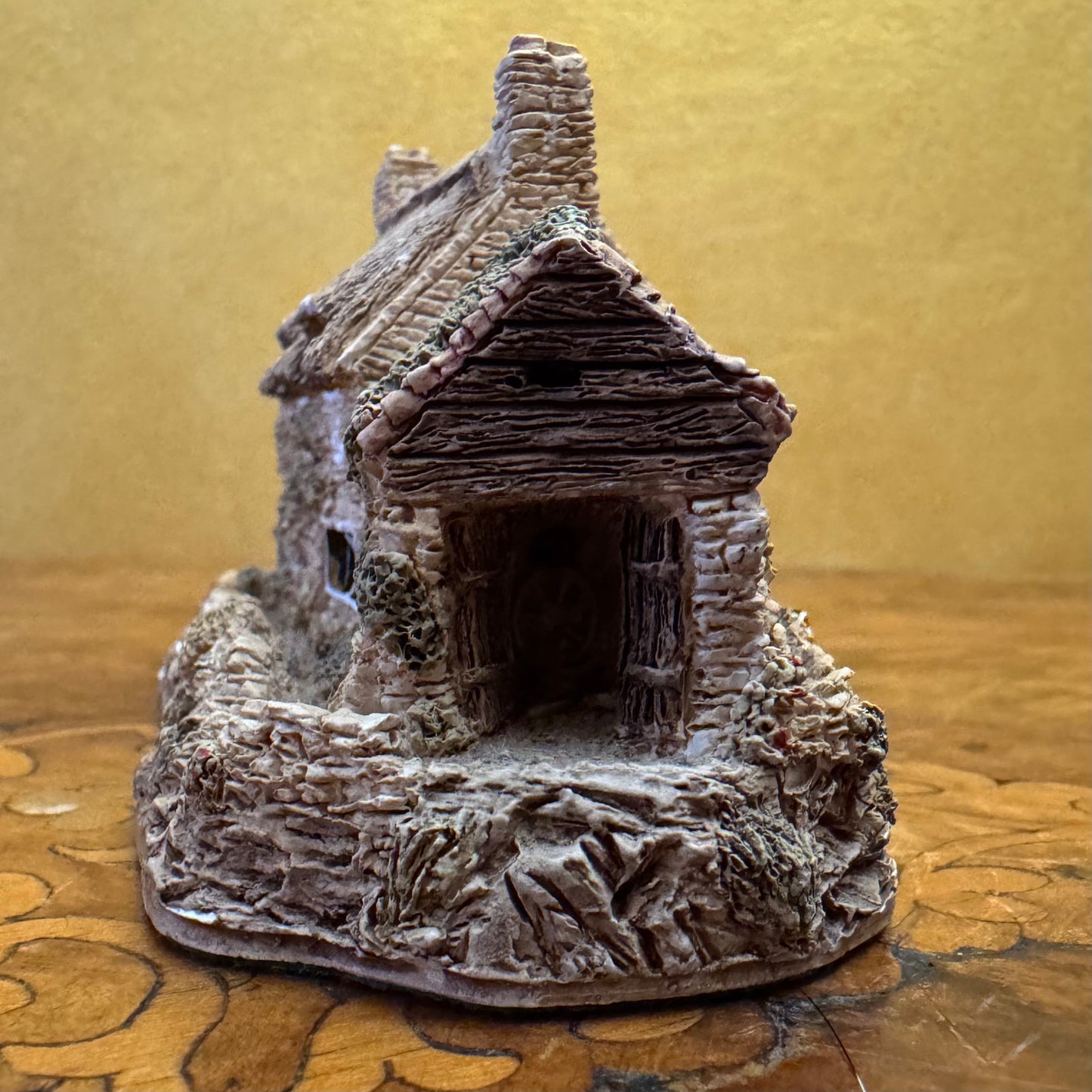 Lilliput Lane Cobbler's Cottage Miniature Cottage