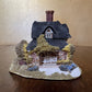 Lilliput Lane Oak Cottage Miniature House