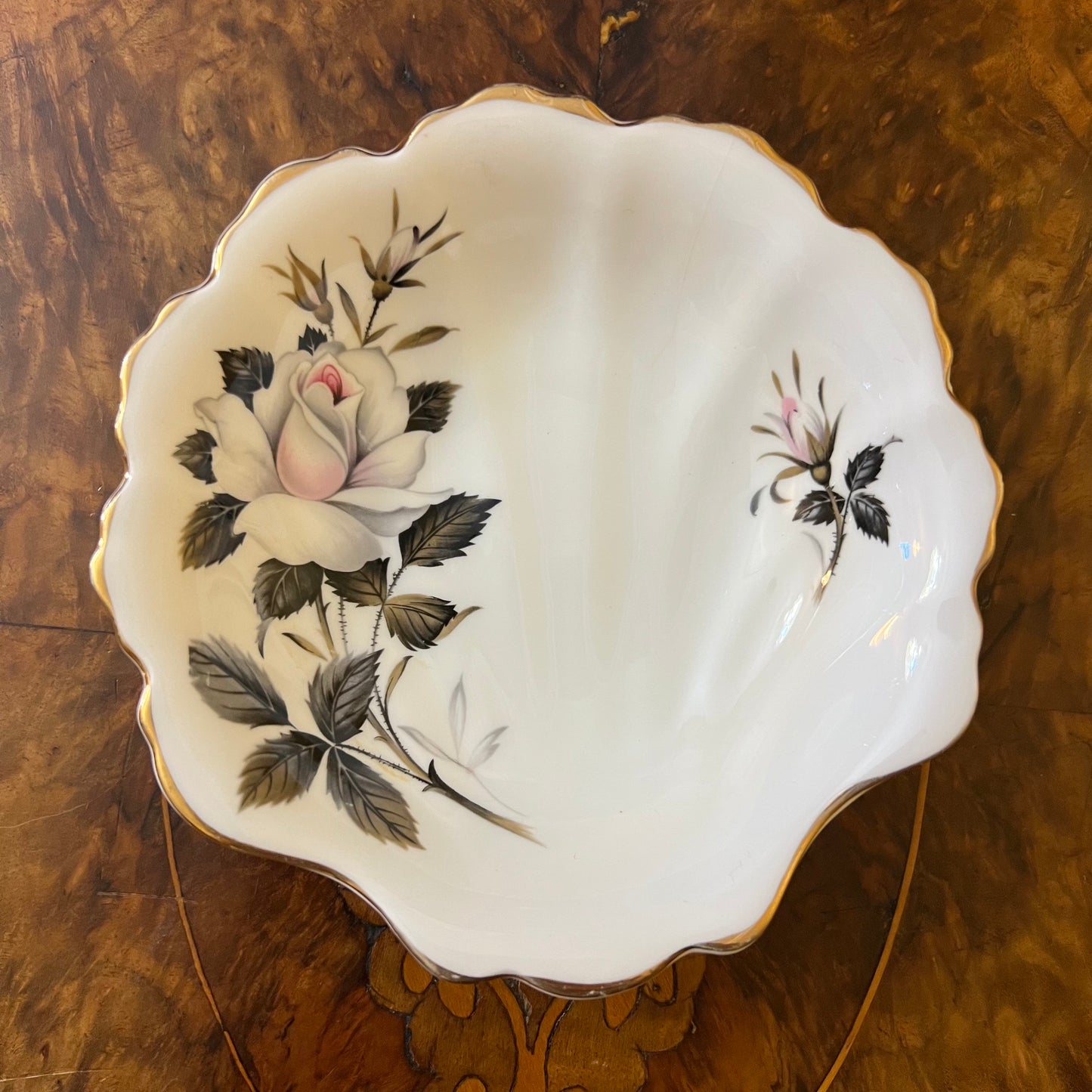 Vintage Royal Albert Queen's Messenger Shell Dish