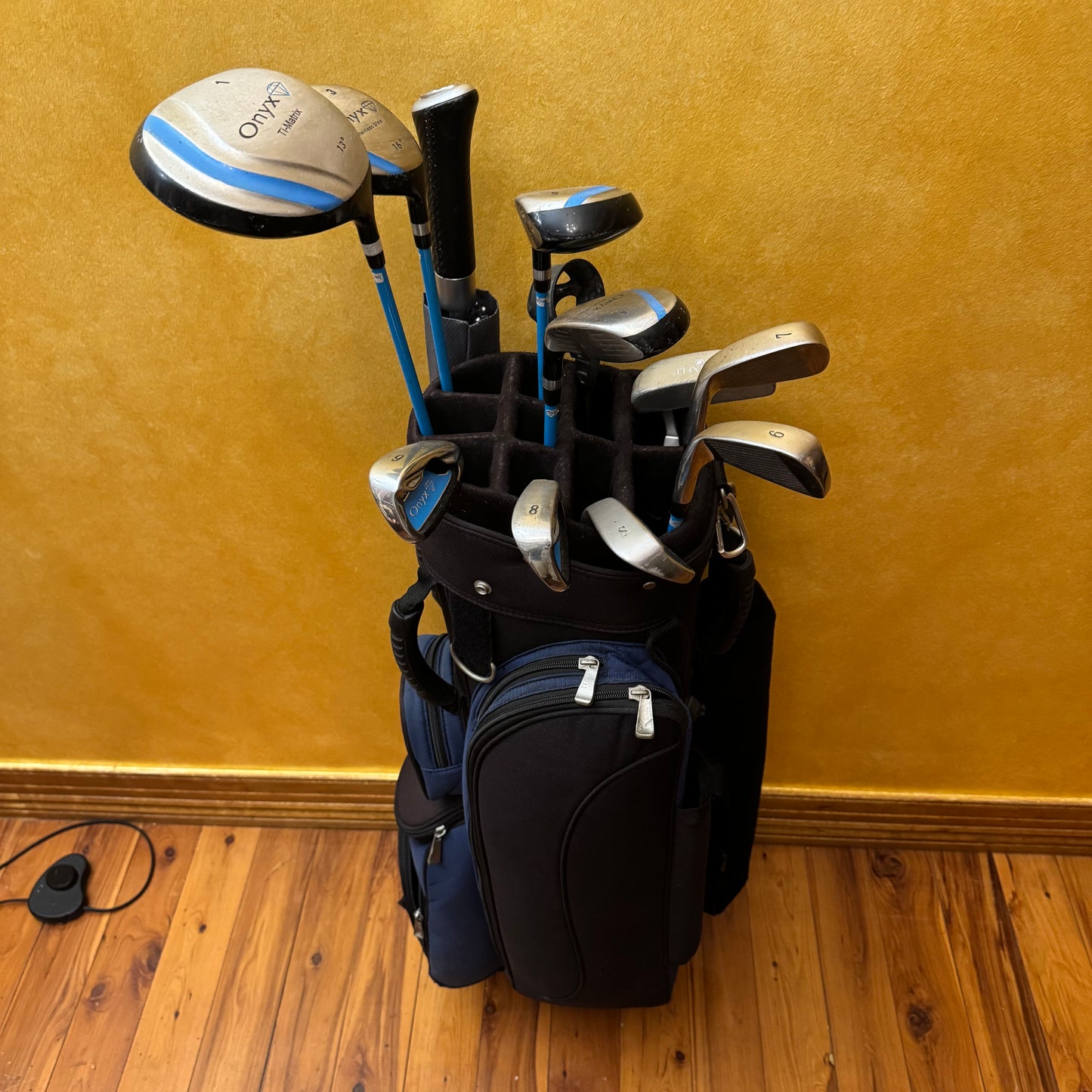 Onyx T-Matrix Complete Golf Set
