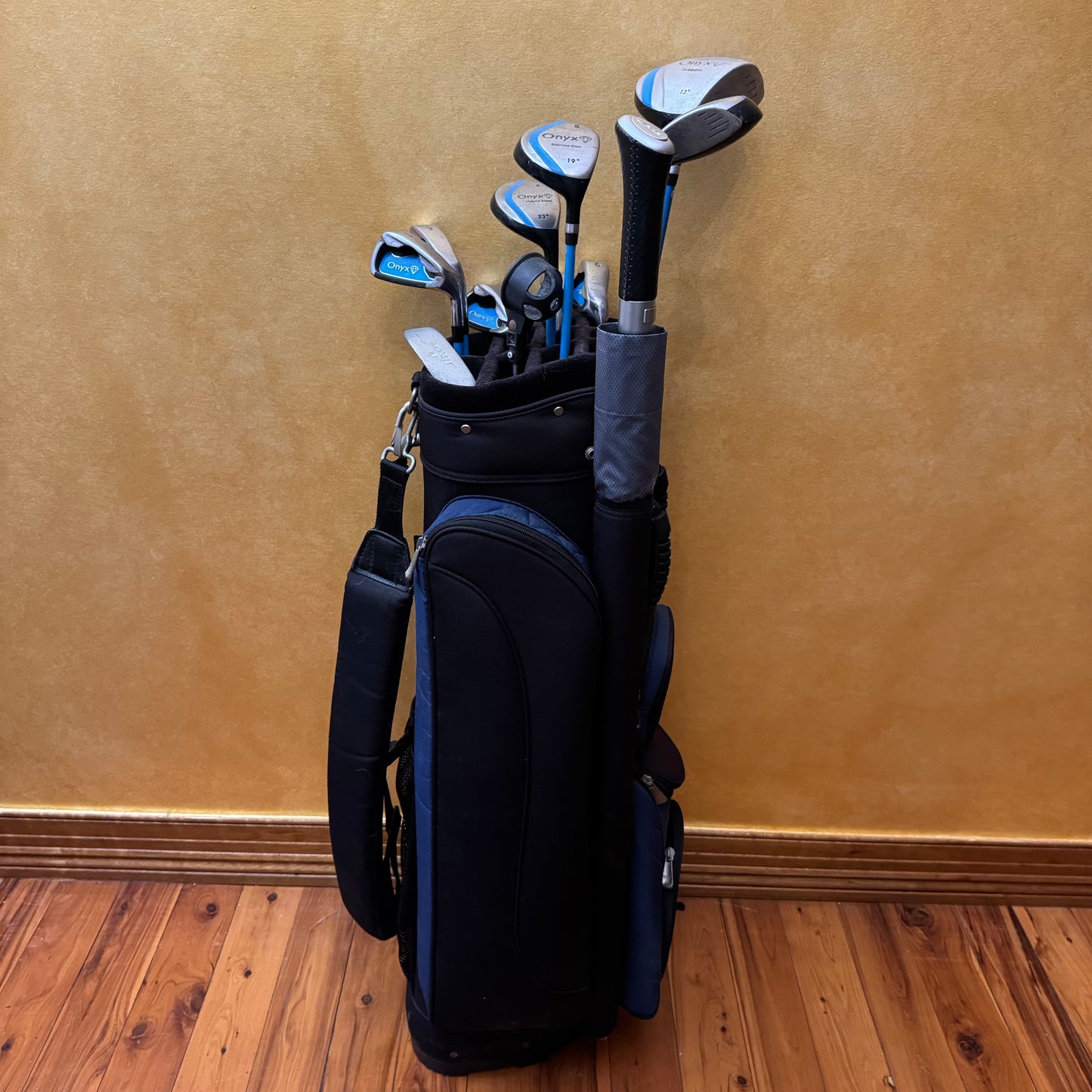 Onyx T-Matrix Complete Golf Set