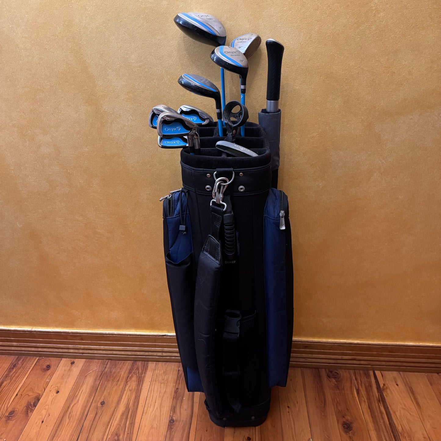 Onyx T-Matrix Complete Golf Set