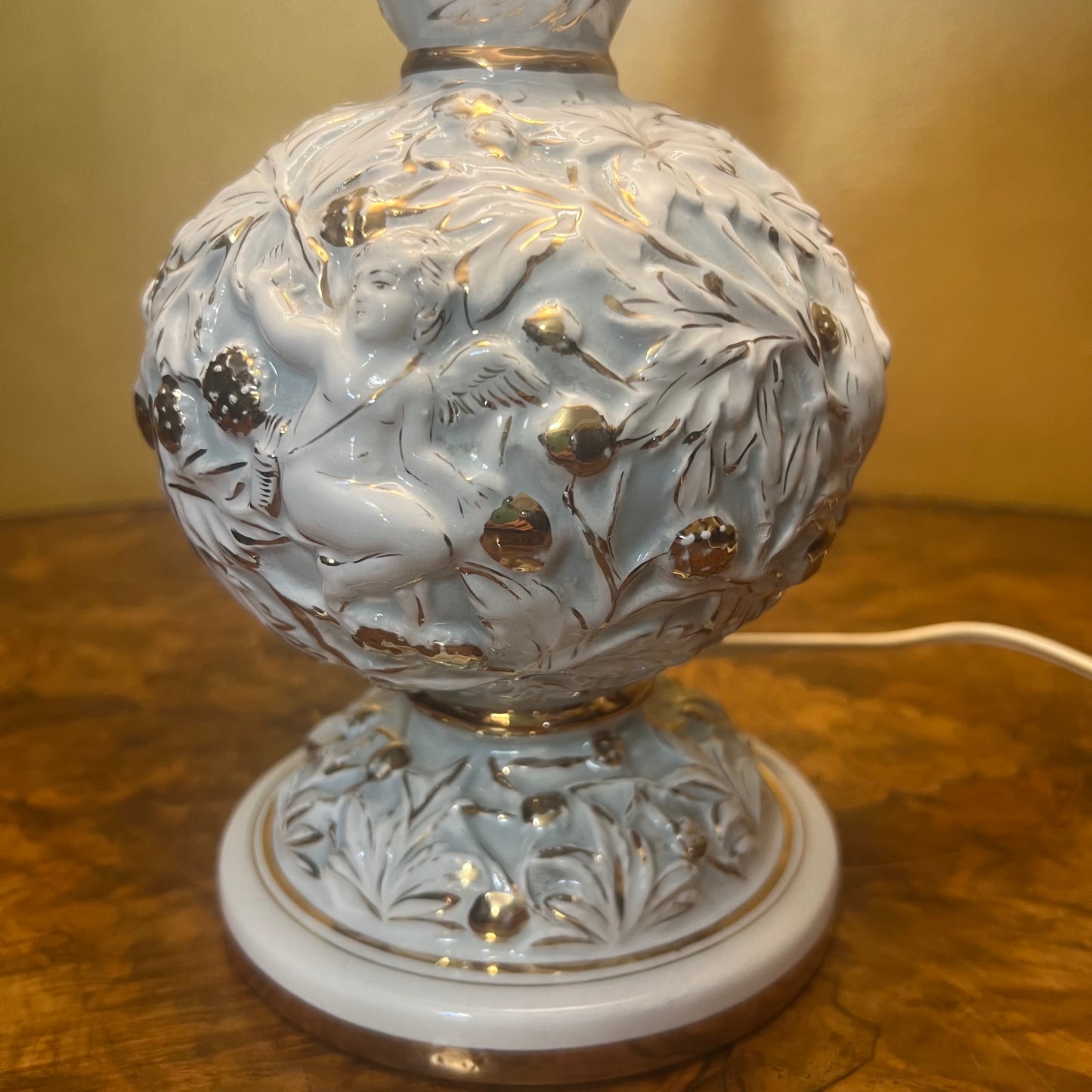 Vintage Italian R Capodimonte Porcelain Table Lamp