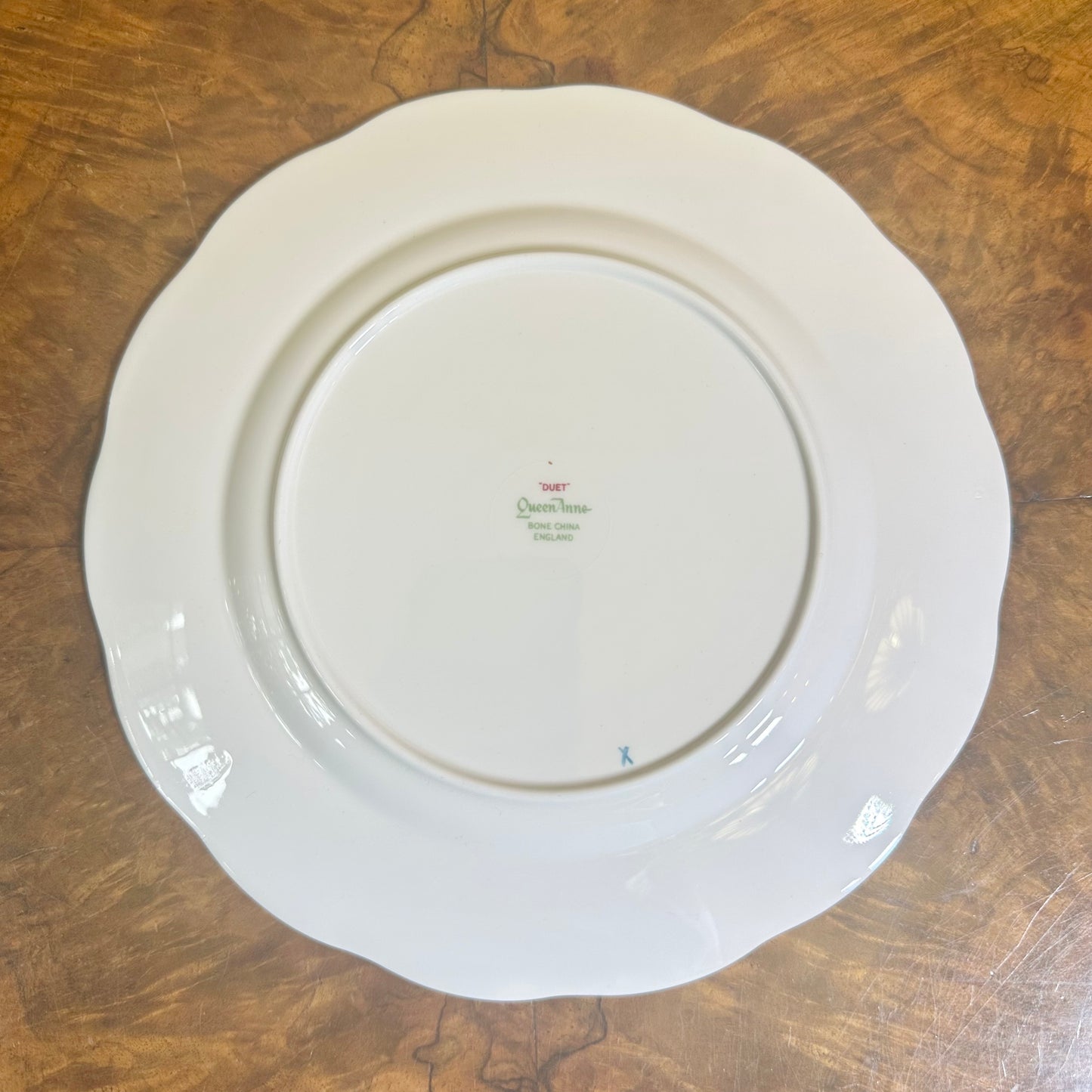 Vintage Queen Anne Duet 36 Piece Dinner Set