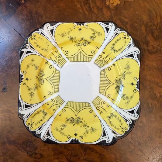 Exceptionally Rare Shelley Queen Anne Garland Of Flowers In The Yellow Side Plate