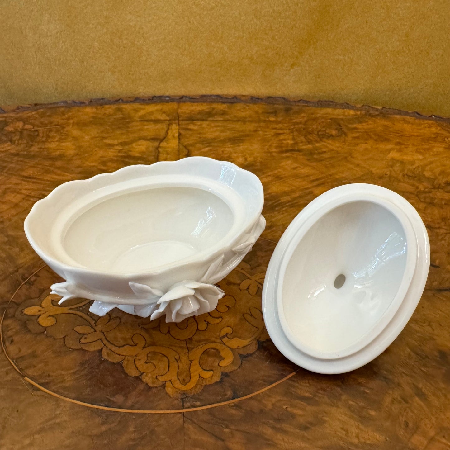 Robert Gordon Rambling Rose Sugar Bowl