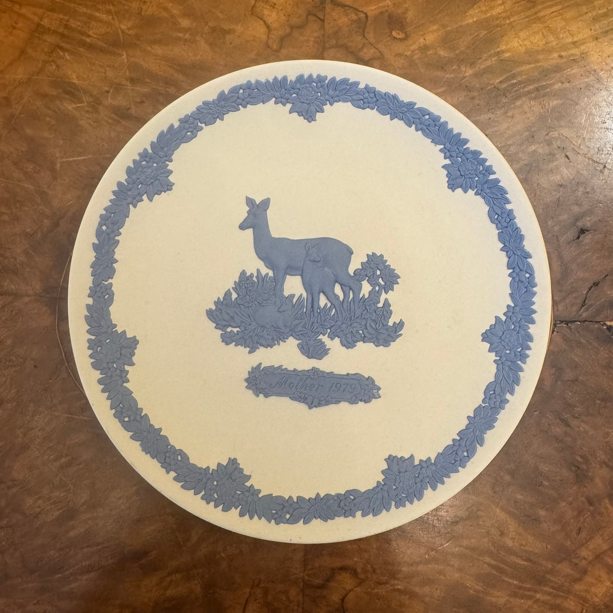 Wedgwood White Jasperware Mother Doe & Fawns Plate