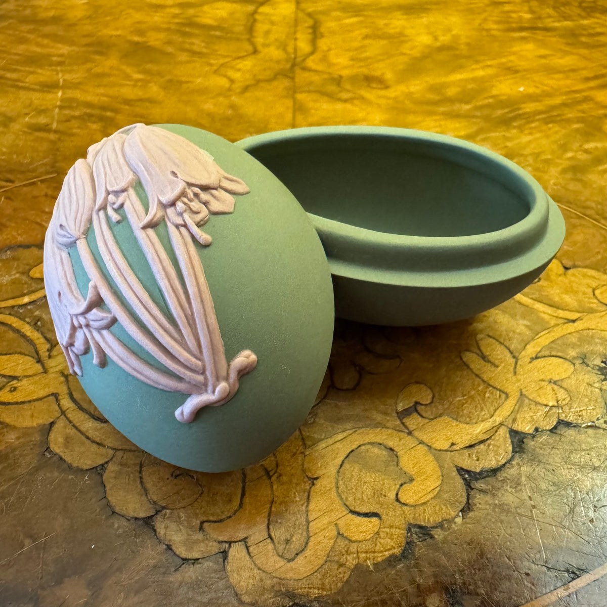 Vintage Wedgwood Jasperware Sage Pink Egg Shaped Trinket Box