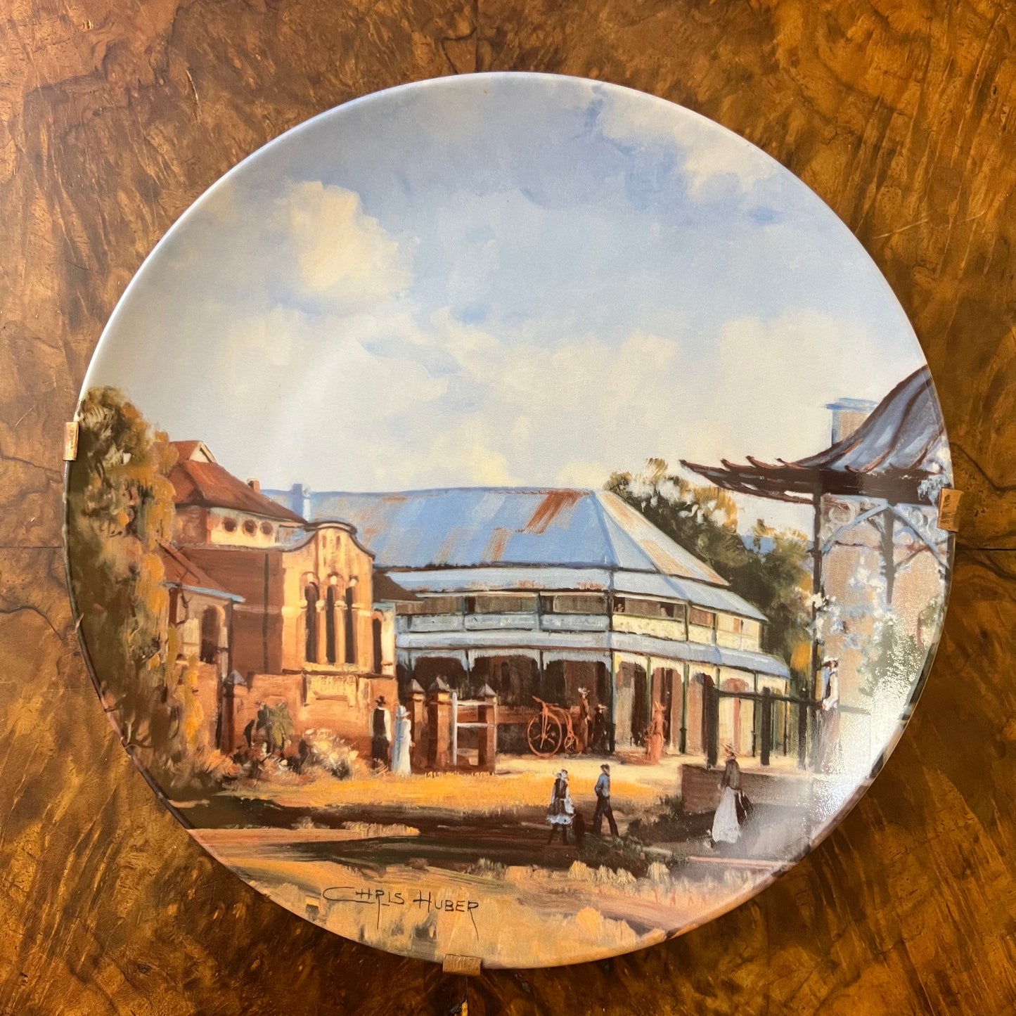 Bendigo Pottery Heritage Town Maryborough Collectors Plate