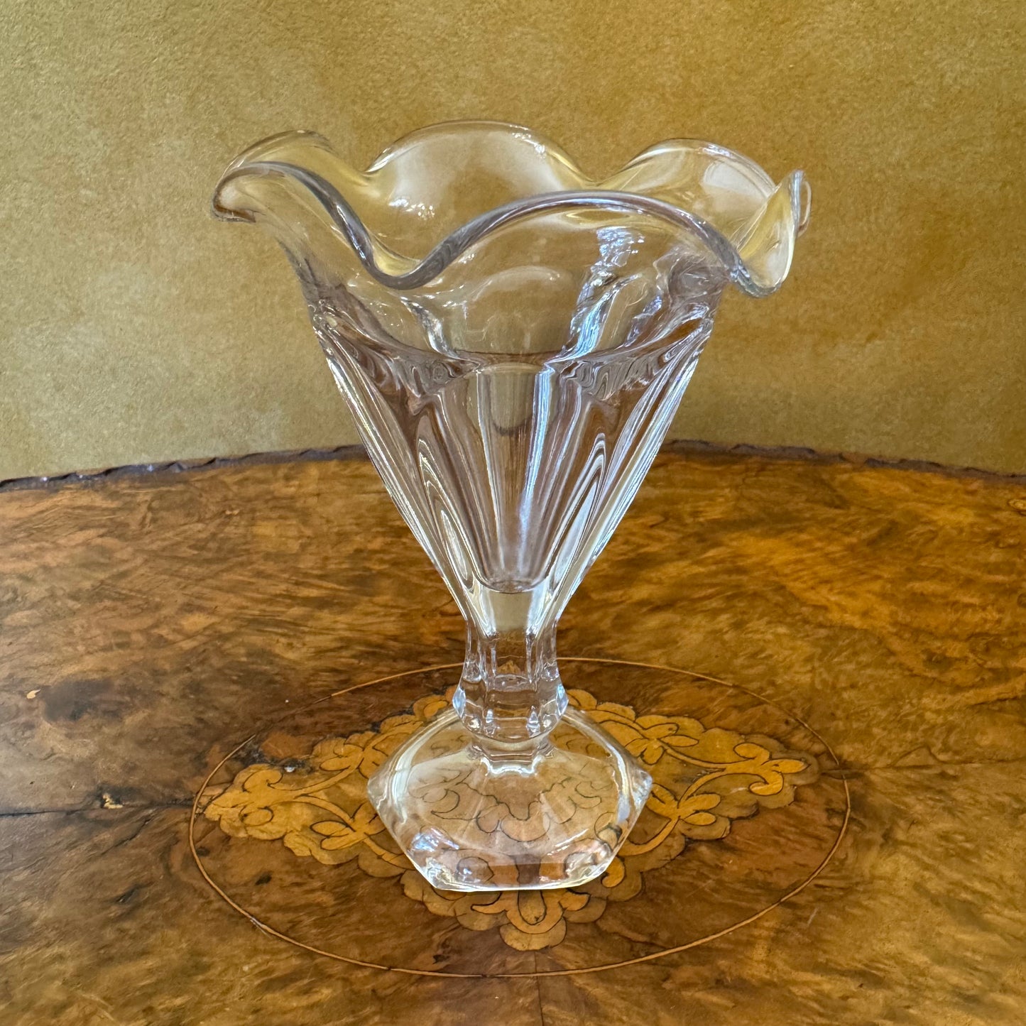 Vintage Glass Curved Edge Sundae Glass