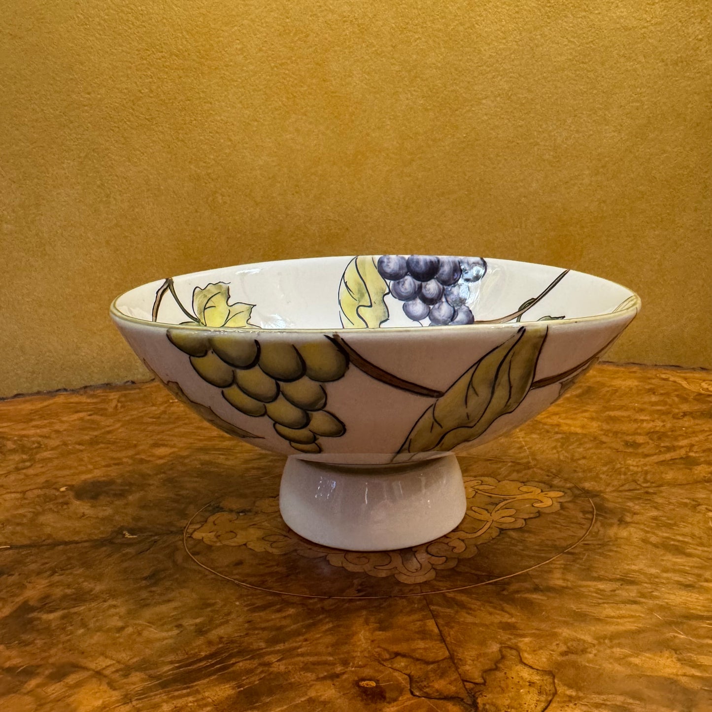 Martinvale Grapes Print Display Dish On Stand