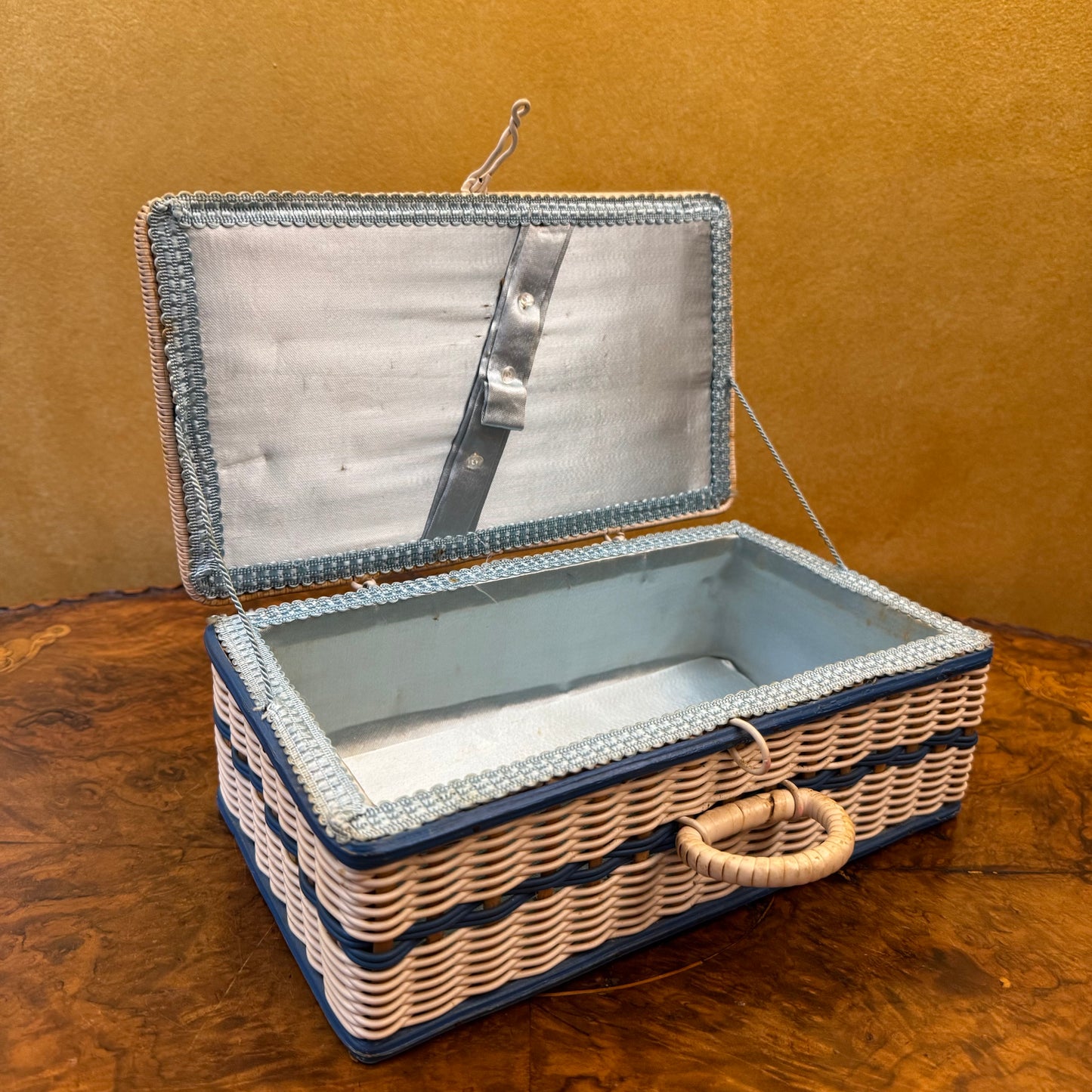 Vintage Blue & White Wicker Sewing Bow