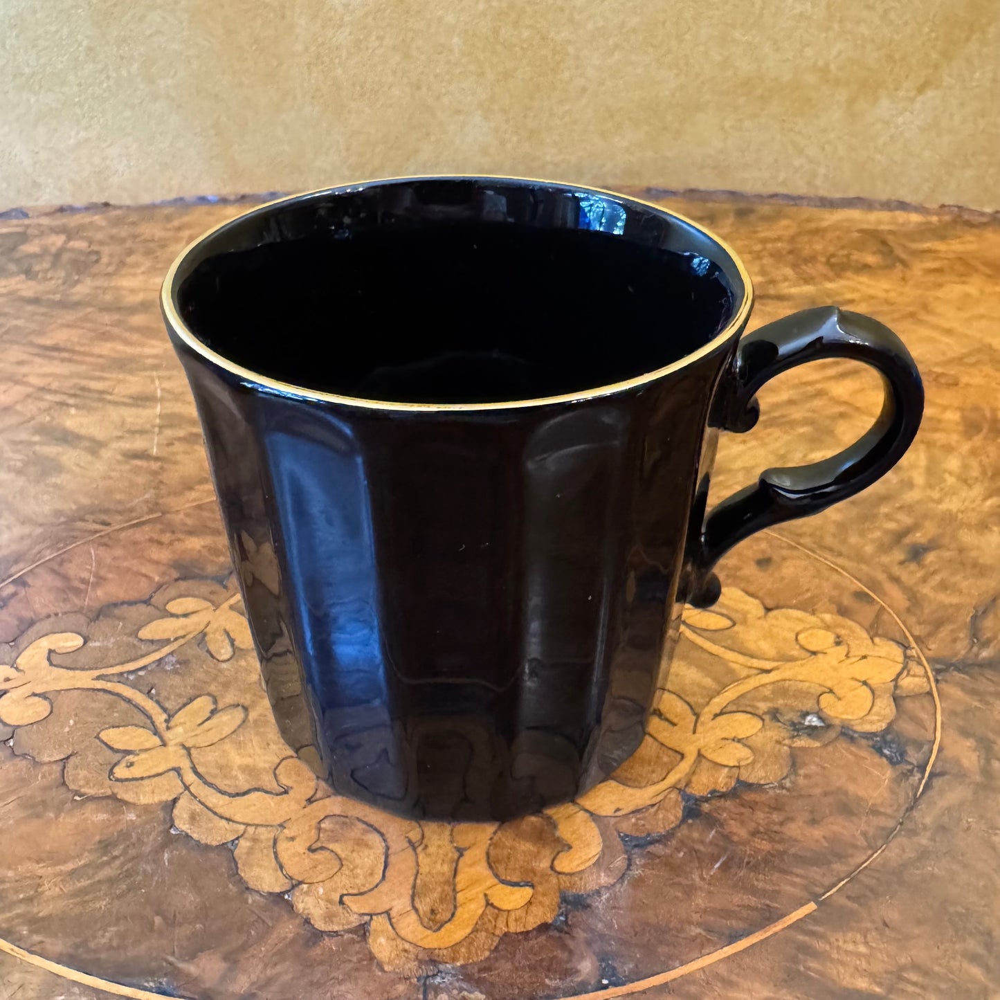 Mikasa Classic Ebony & Gold 10 Piece Dinner Setting For Two