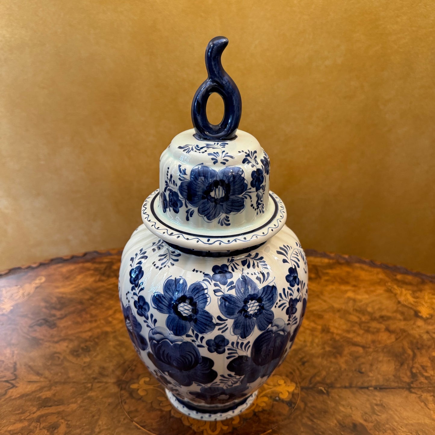 Vintage Deft Blue Blue & White Floral Lidded Vase Jar