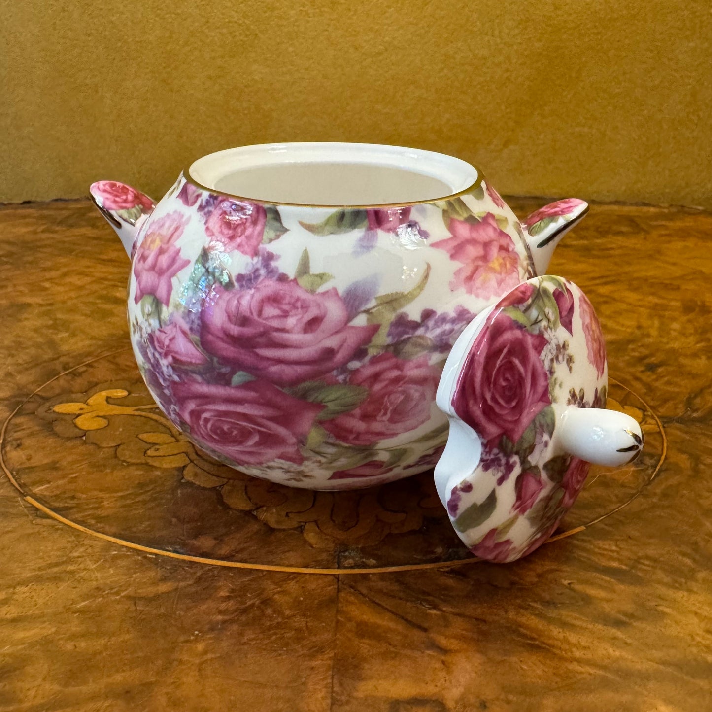 Maxwell & Williams Roseberry Floral Pink Red Roses Milk Jug & Sugar Bowl Set