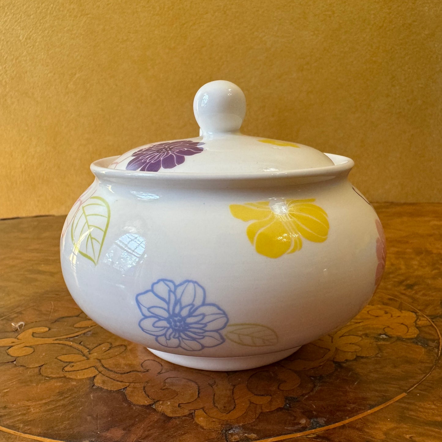 Porcelain Condiments Bowls With Spoons