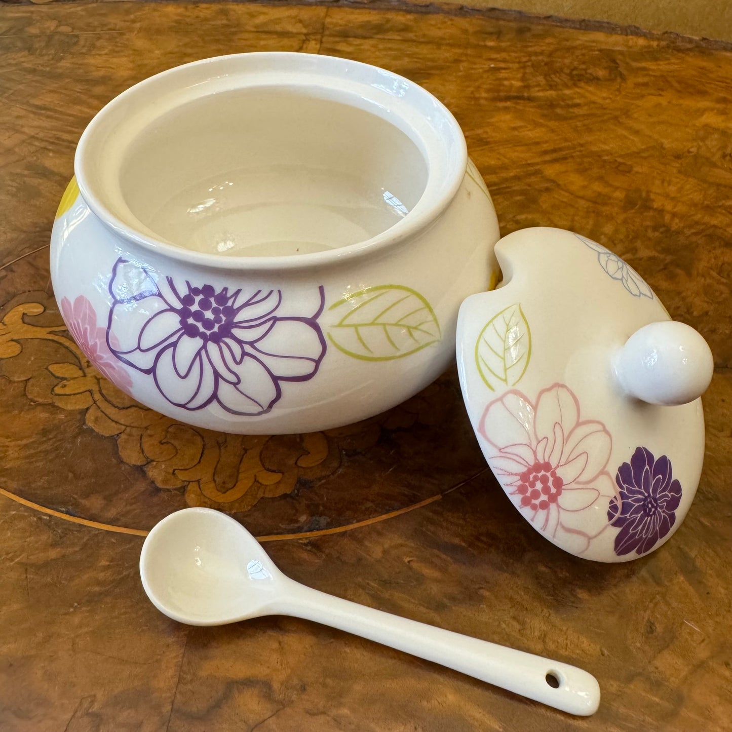 Porcelain Condiments Bowls With Spoons