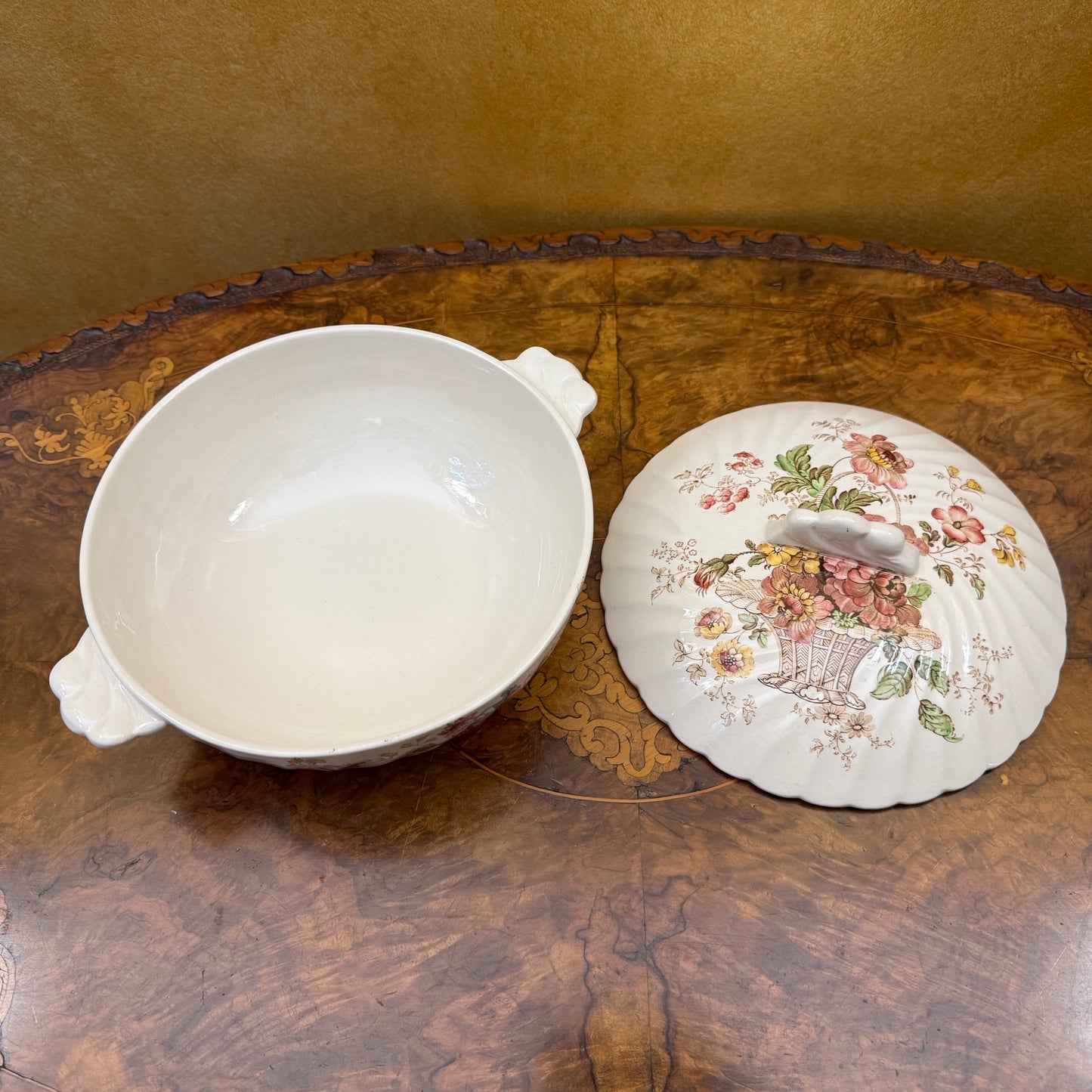 Vintage Clarice Cliff Royal Staffordshire Chelsea Rose Lidded Tureen