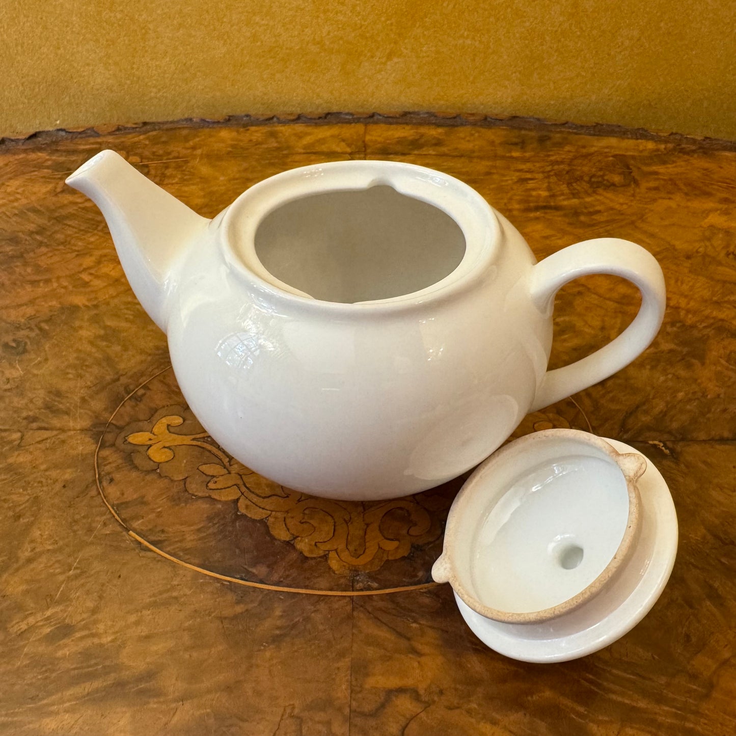 Maxwell & Williams White Basics Tea Pot