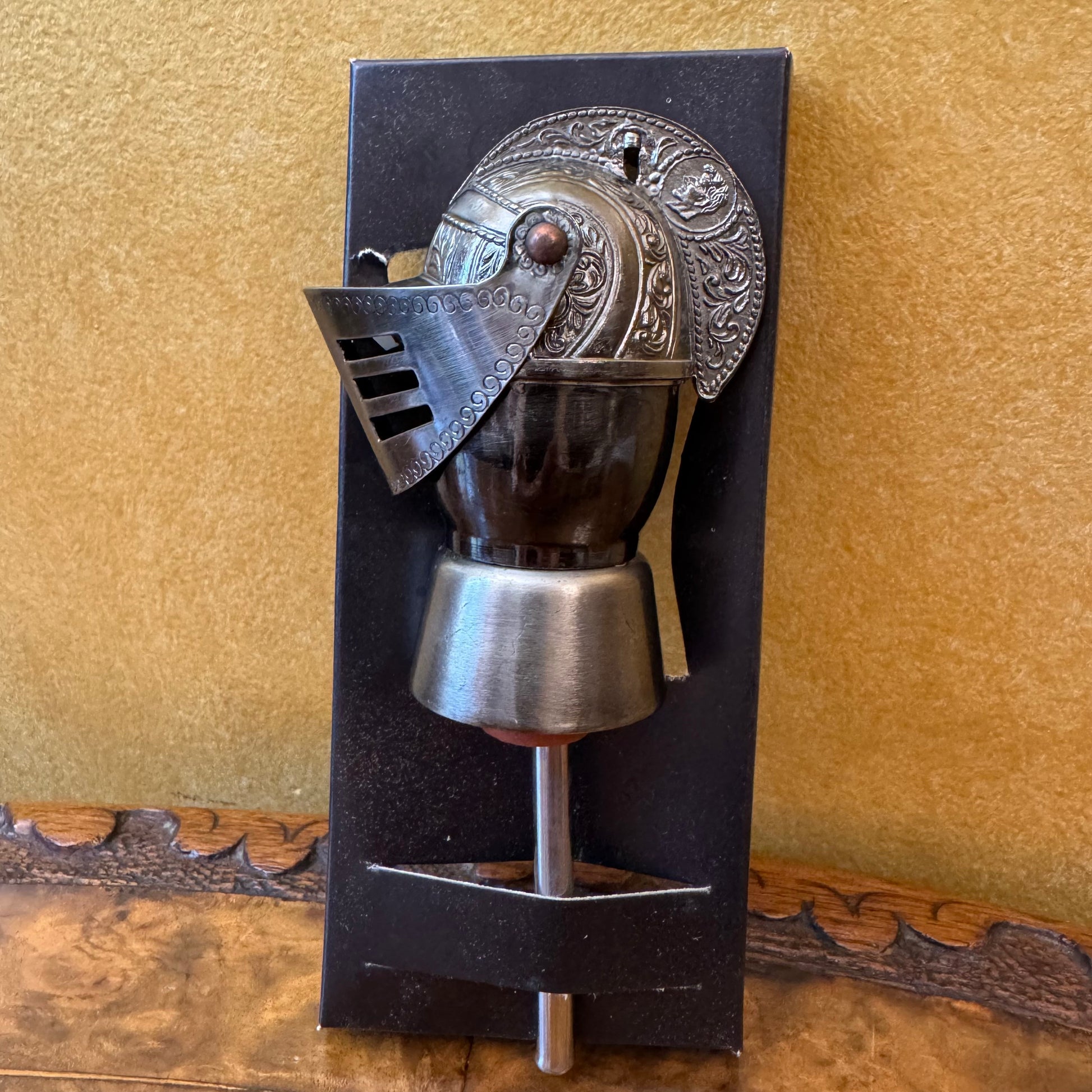 Knight Helmet Bottle Pourer & Bottle Stopper