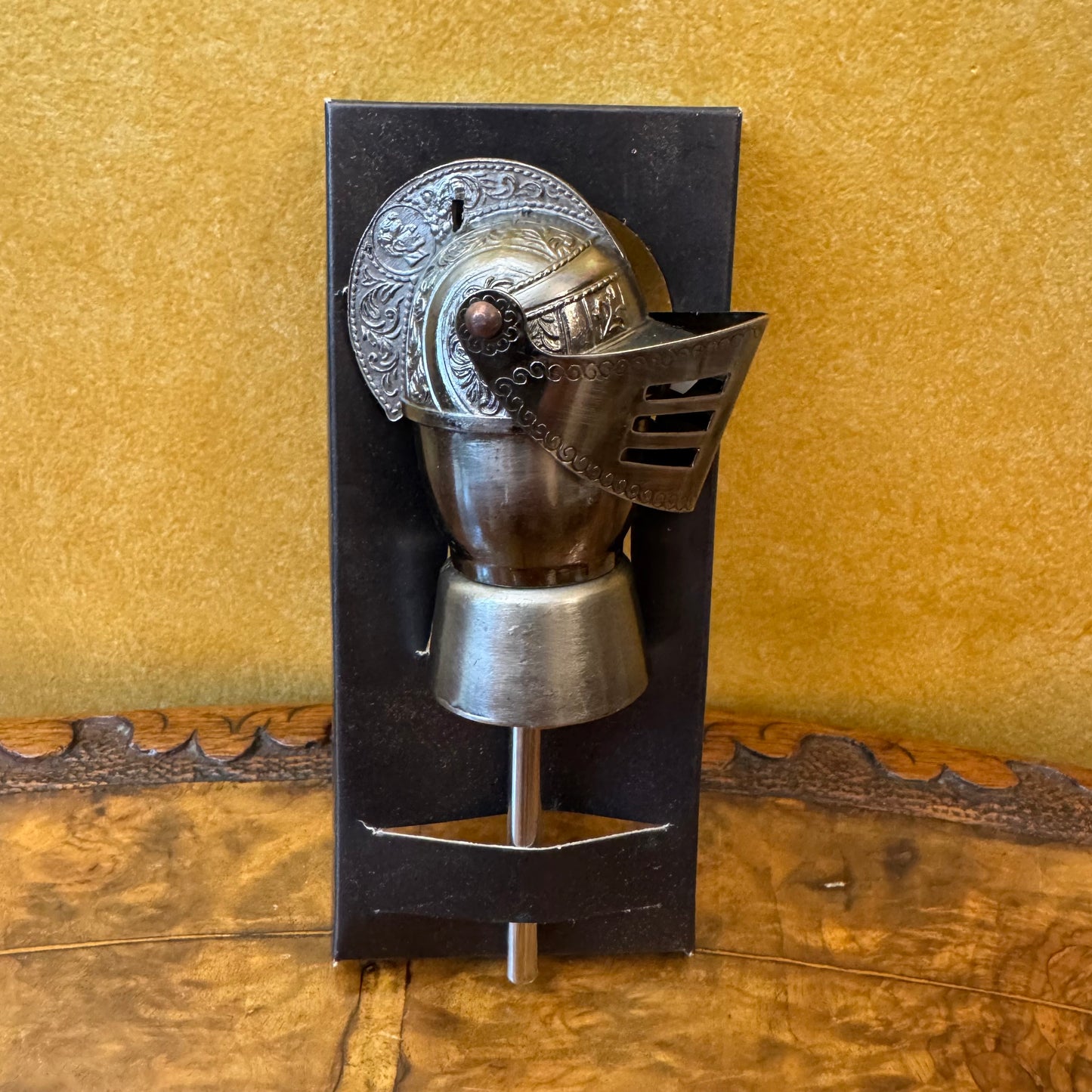 Knight Helmet Stopper & Pourer 