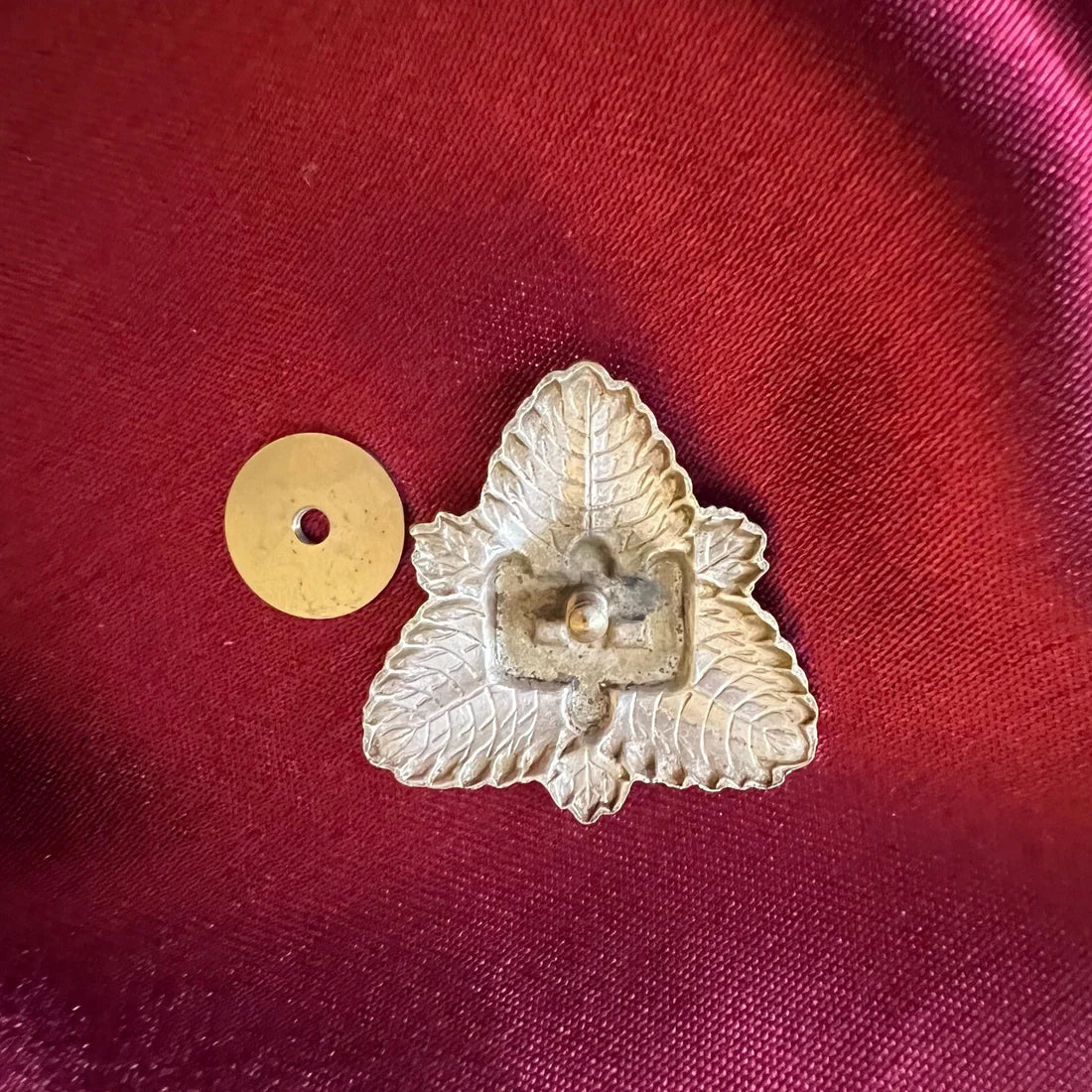 Vintage Leaf Shape Pin