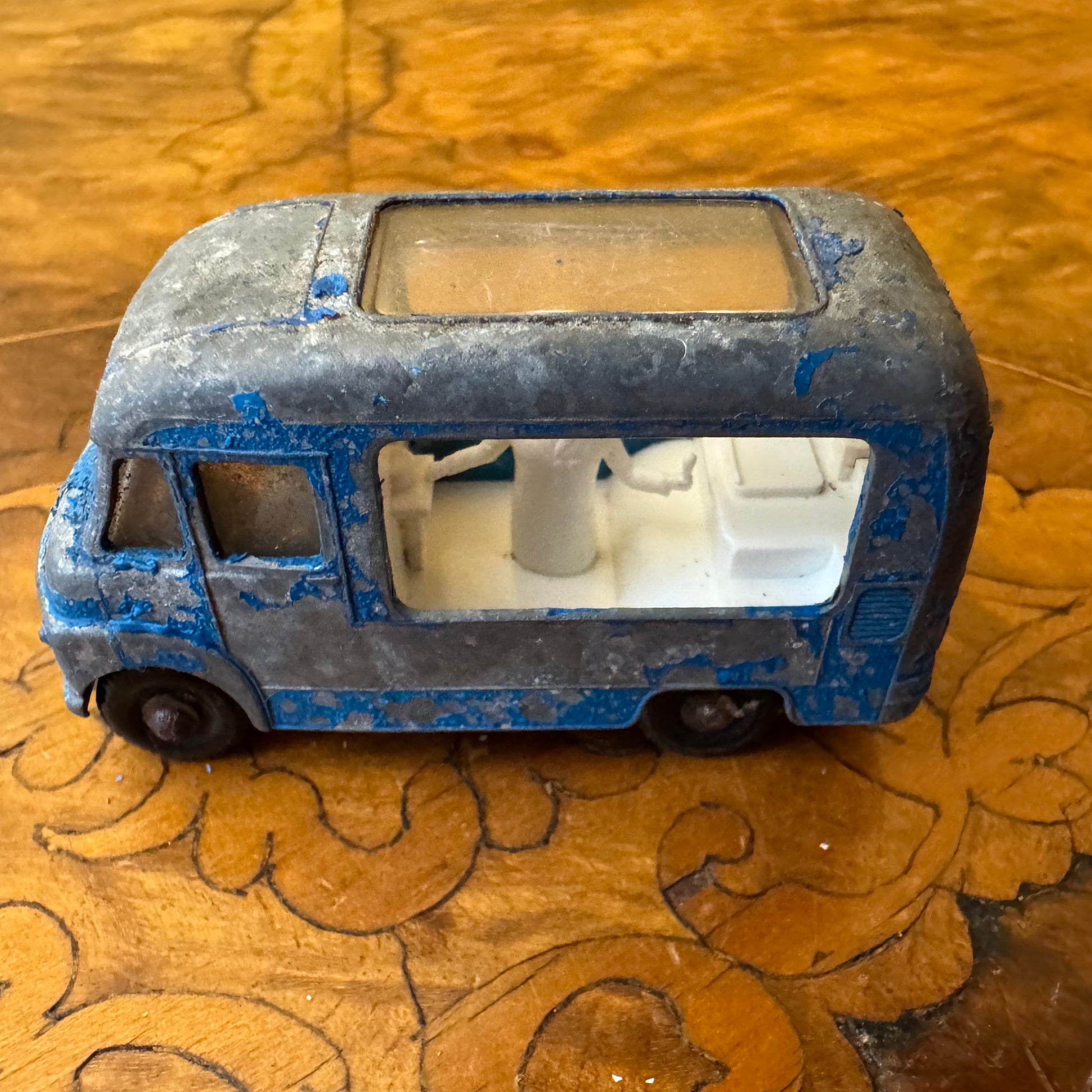 Lesney Commer Ice Cream Canteen 