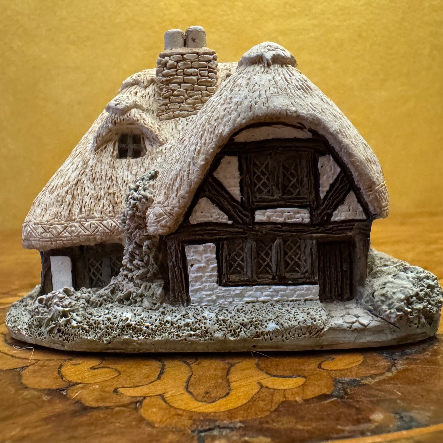 Lilliput Lane April Cottage Miniature