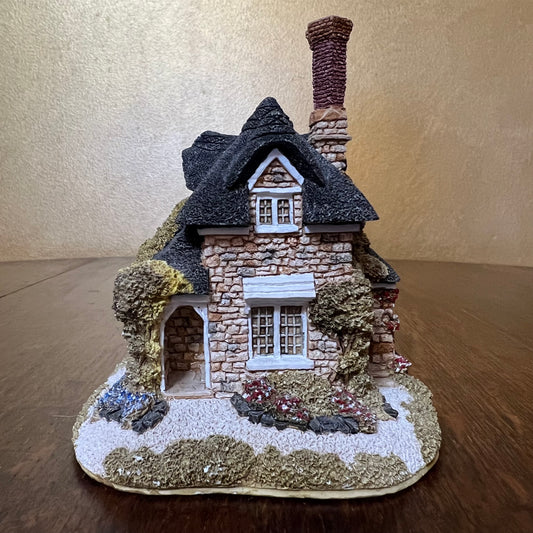 Lilliput Lane Oak Cottage Miniature House