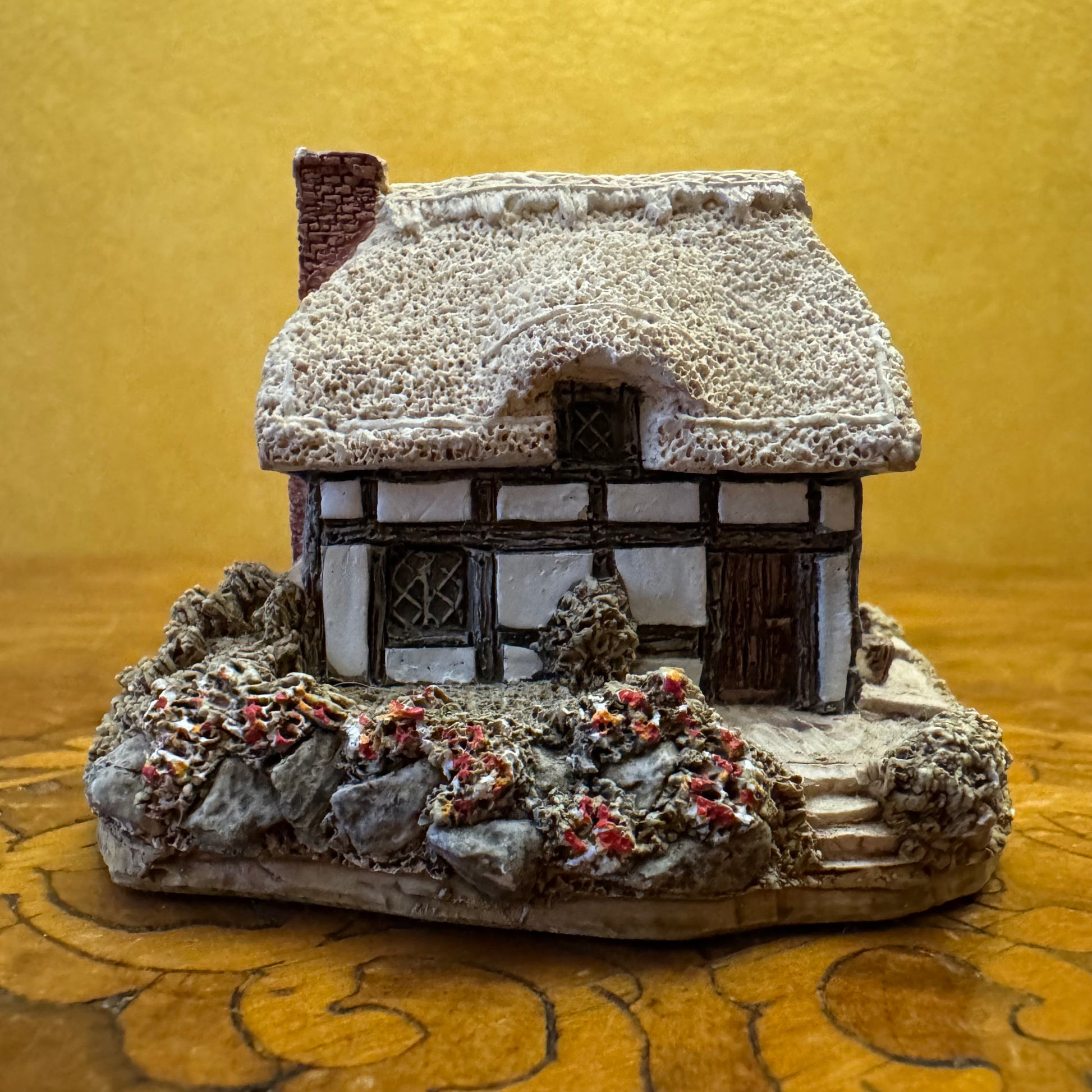 Lilliput Lane Riverview Miniature Cottage 