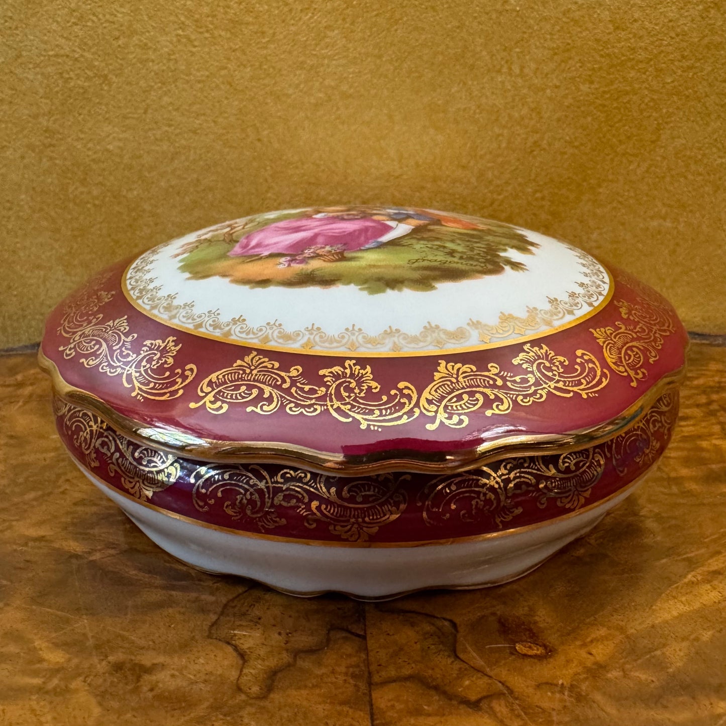 Limoges France Fragonard Courting Print Round Box 