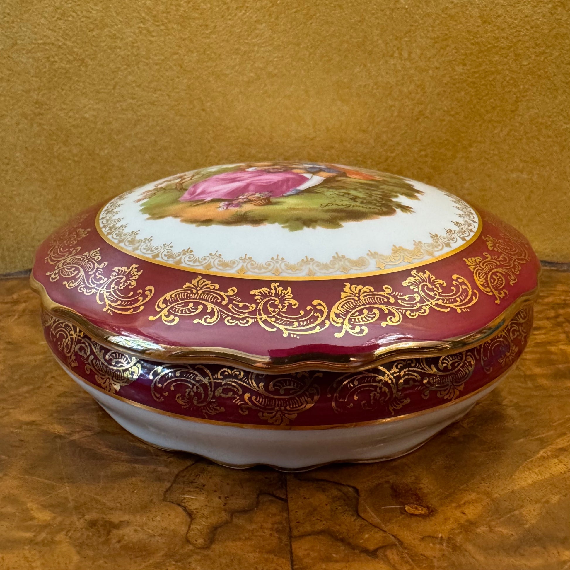 Limoges France Fragonard Courting Print Round Box 
