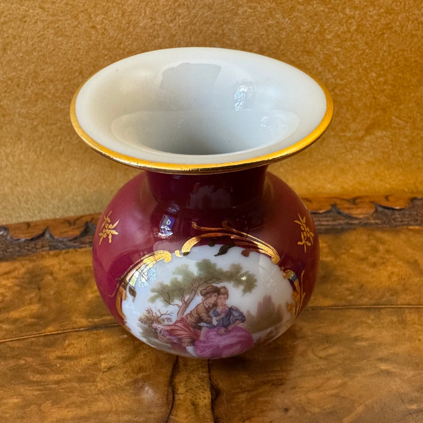 Limoges France Fragonard Courting Print Round Vase 