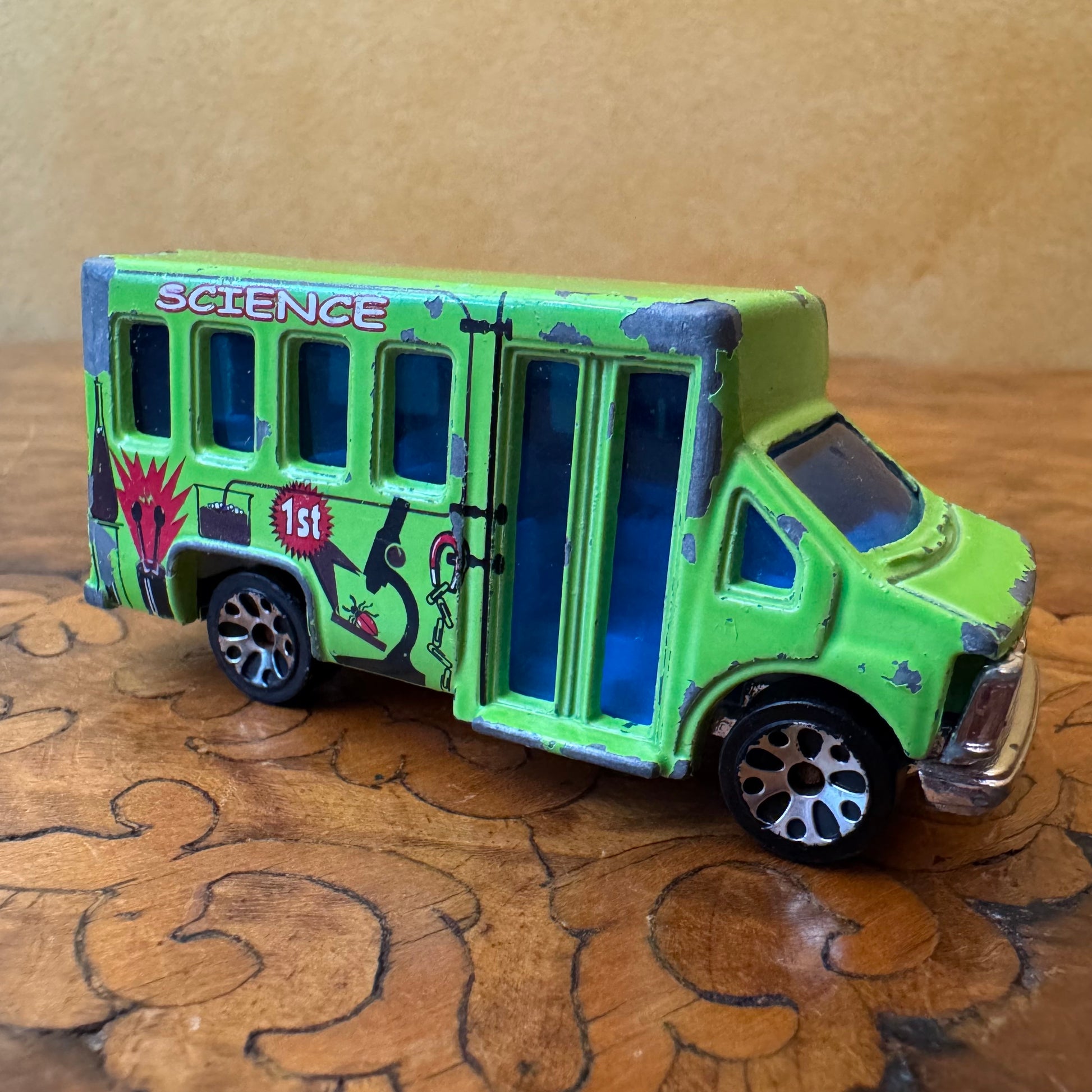 Matchbox Chevy Transport Bus- 1998 Chevy Transport Science