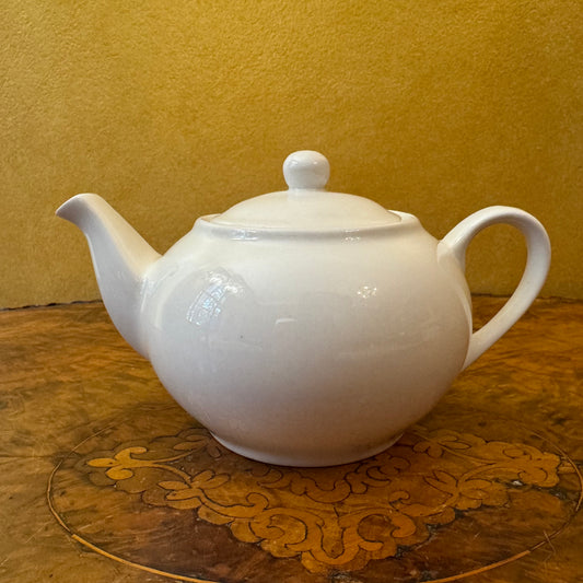 Maxwell & Williams White Basics Tea Pot 