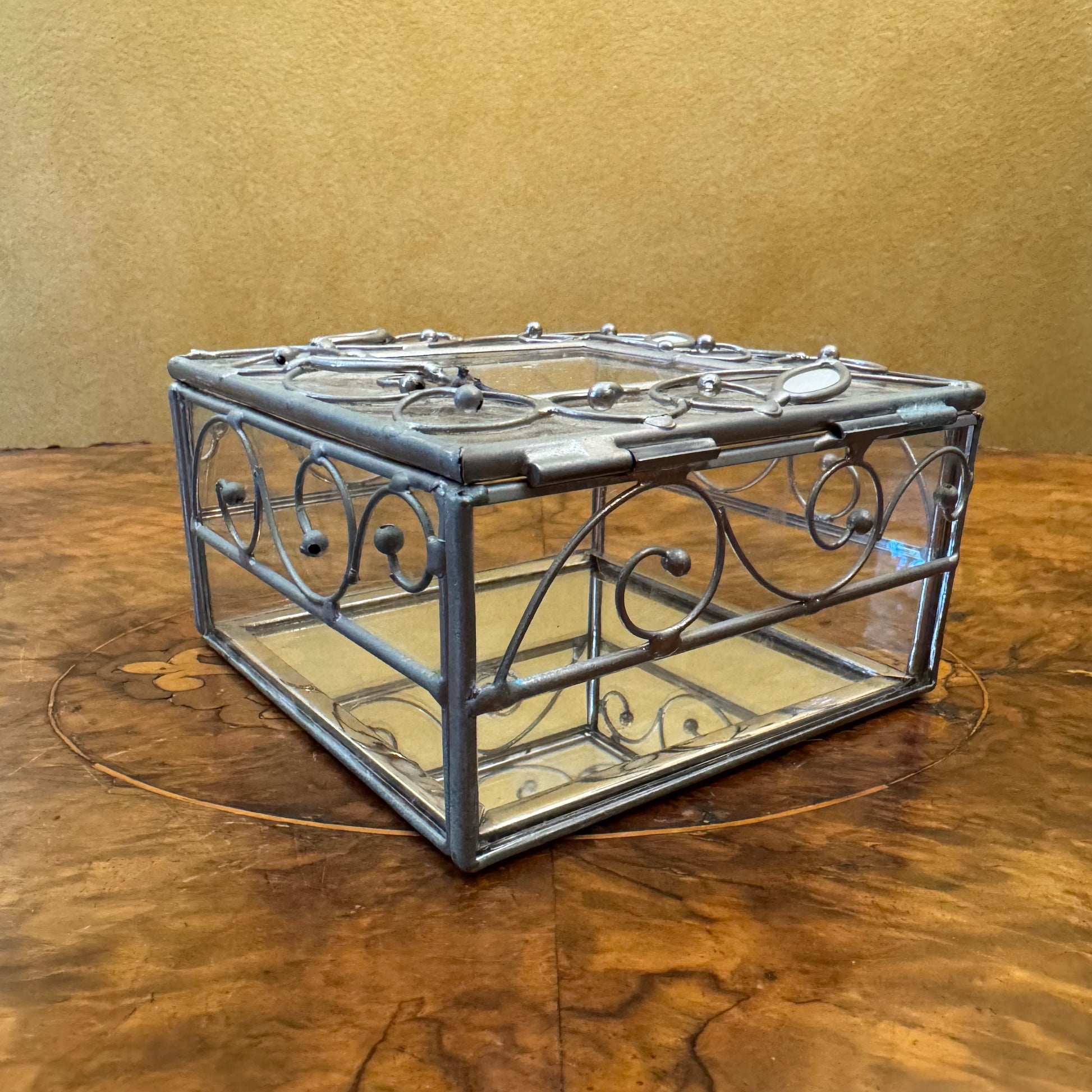 Metal Glass Mirror Trinket 