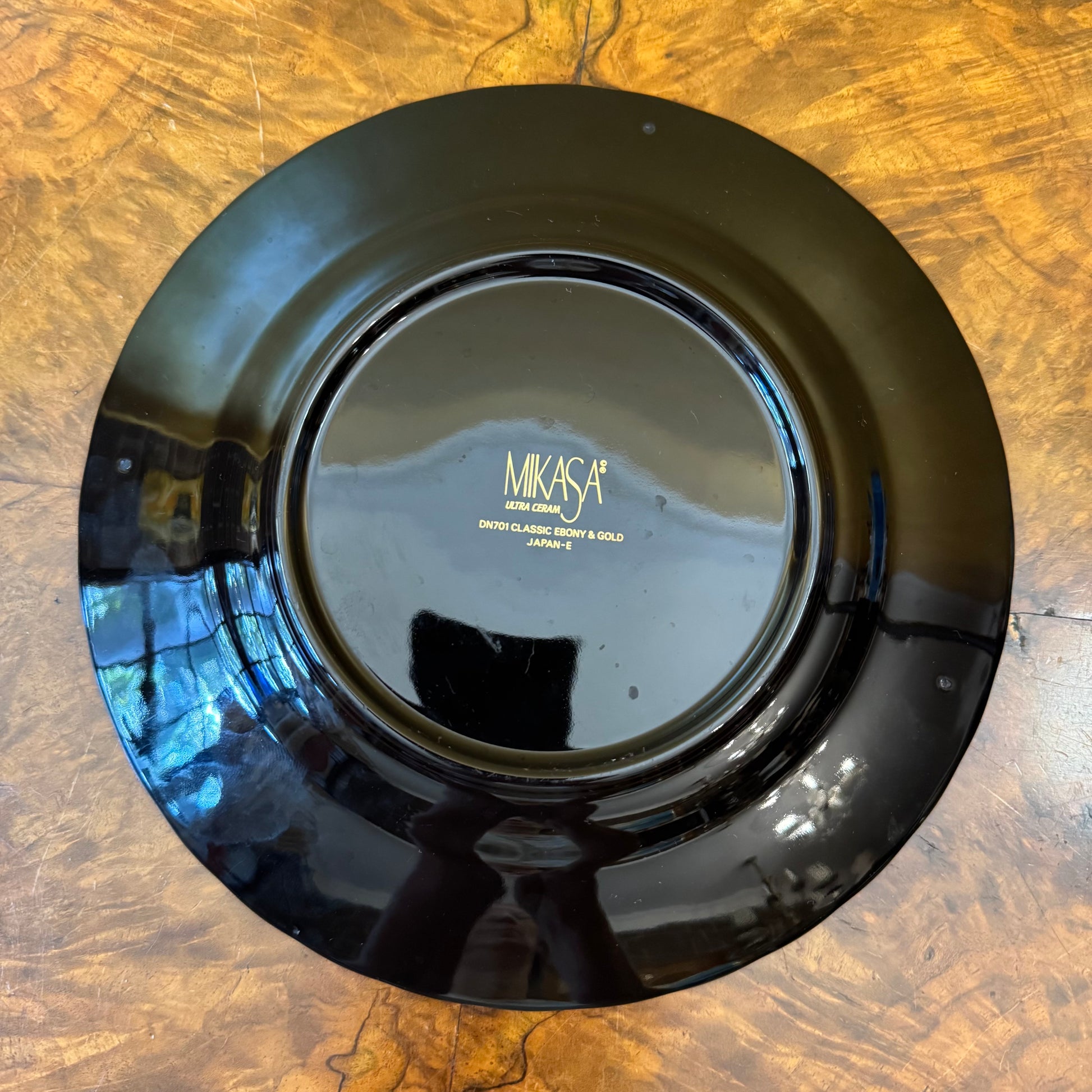 Mikasa Classic Ebony & Gold Dinner 