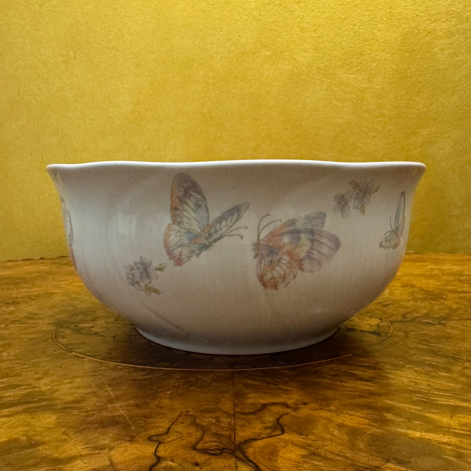 Mikasa Spring Melodies Butterfly Kiss by Larry Laslo Large Bowl
