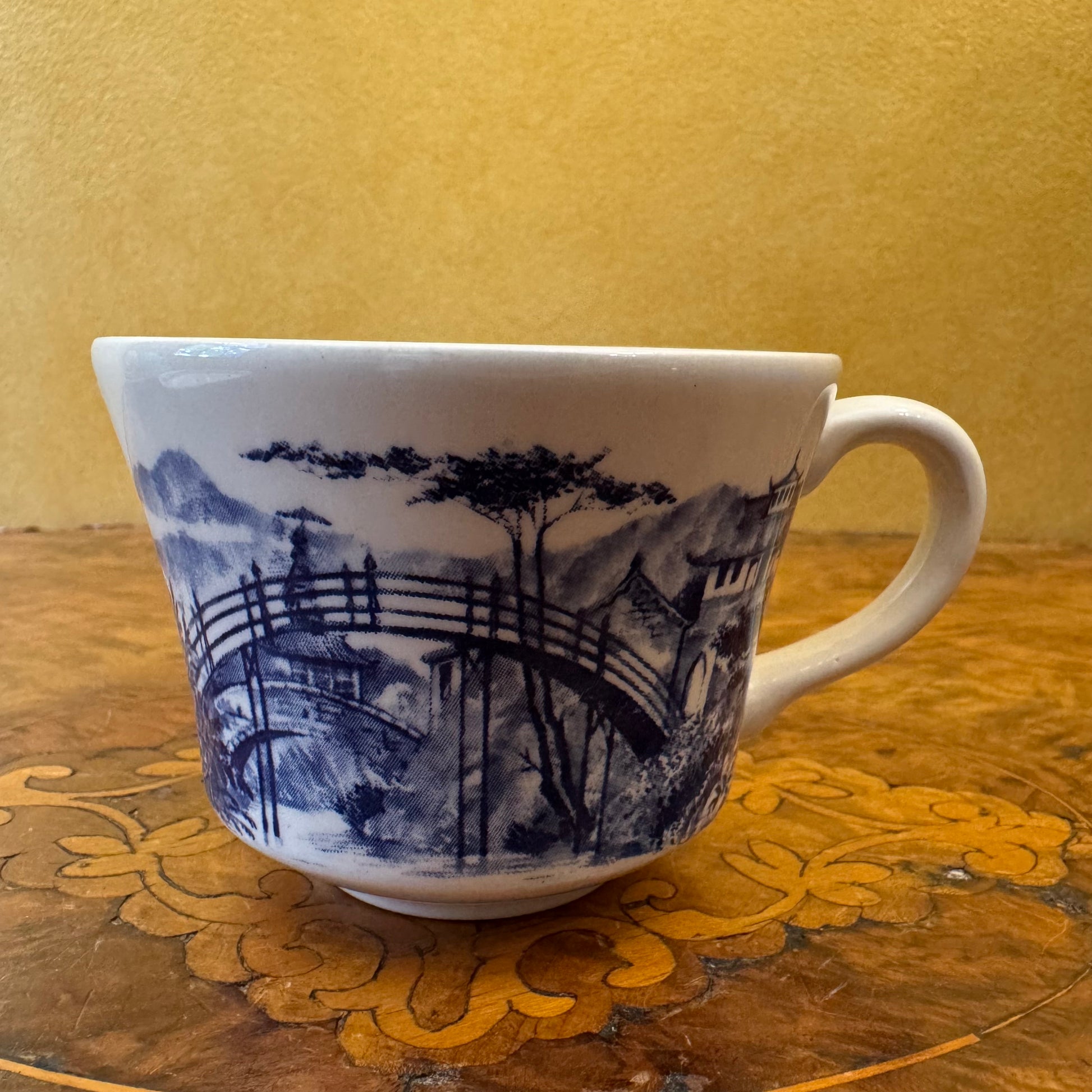 New Zealand Blue & White Print Tea Cup 