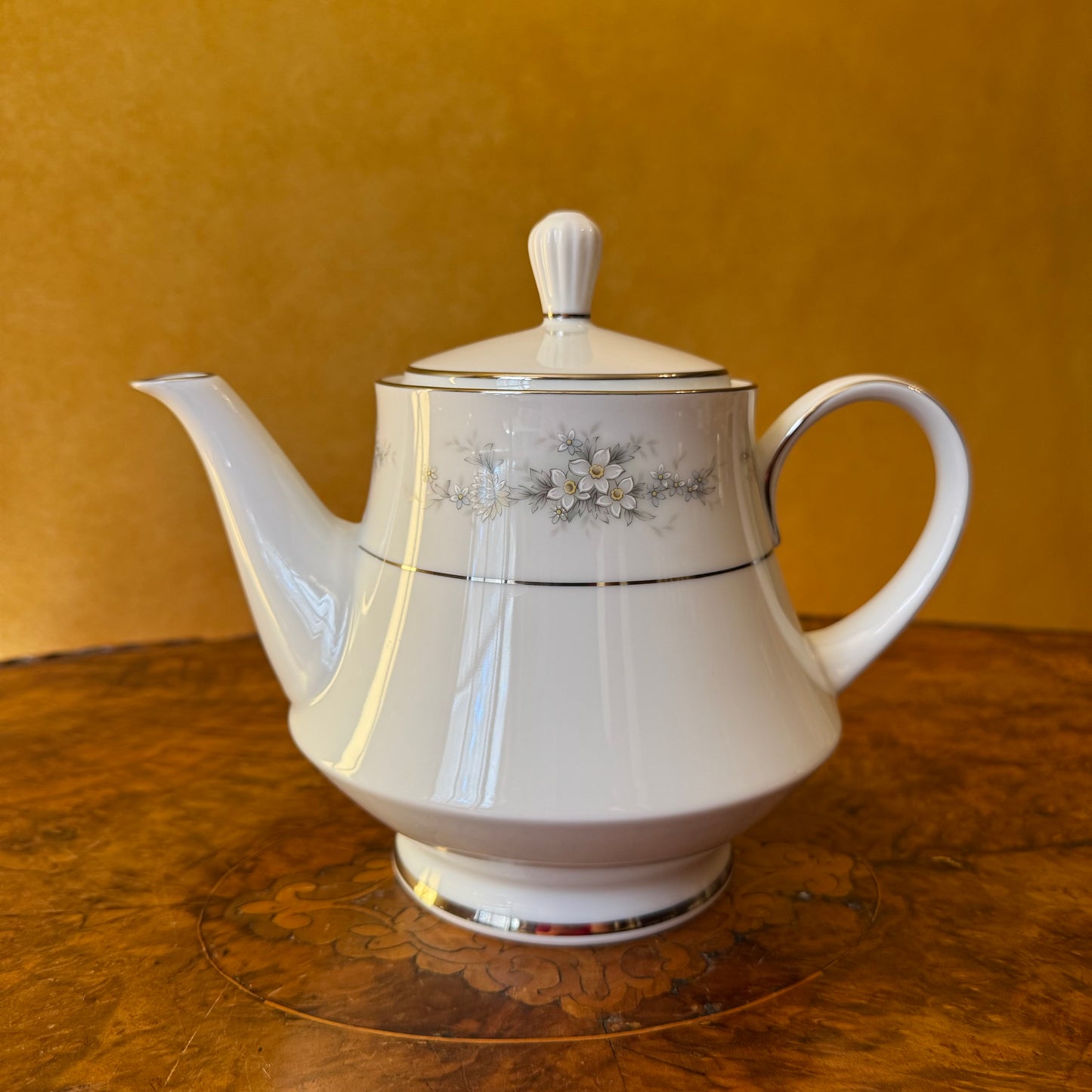 Noritake Melissa 24 Piece Tea Pot 
