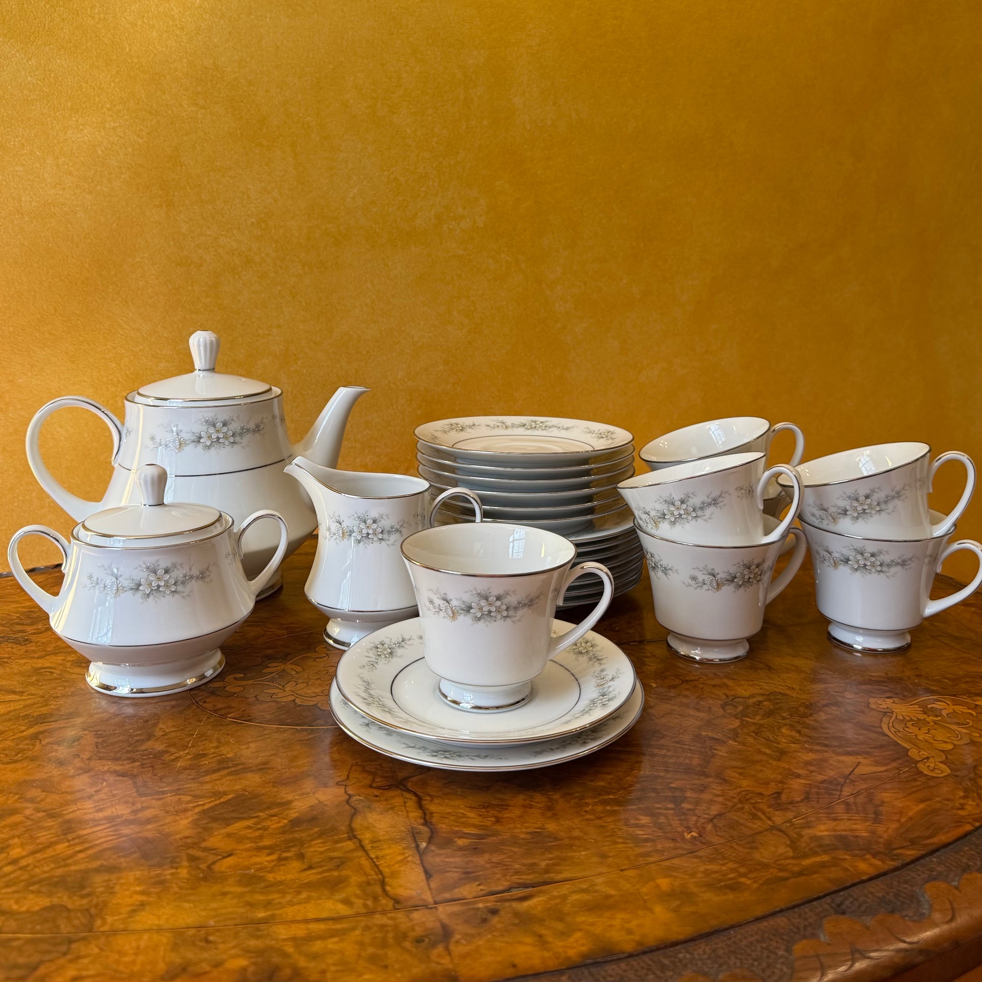 Noritake Melissa 24 Piece Tea Set 