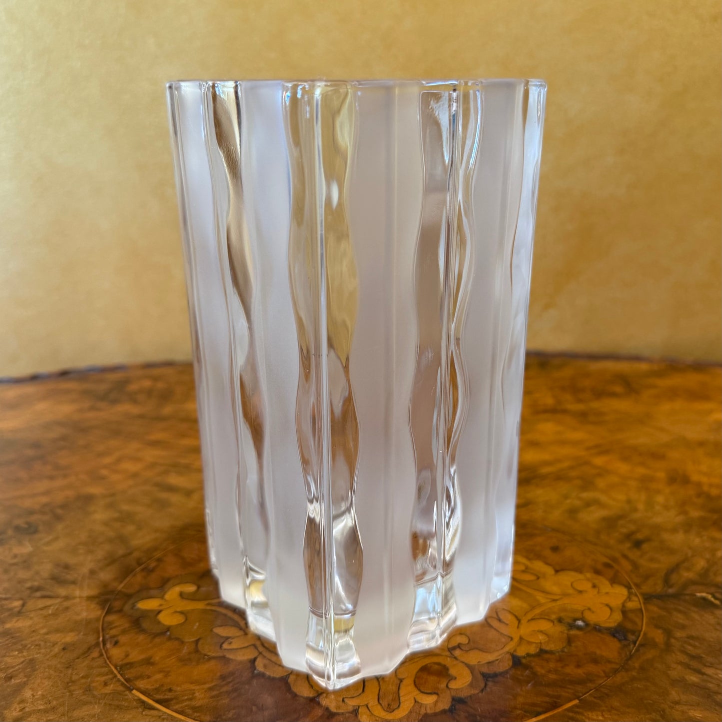 Nova Luay Frosted Wavy Vase 