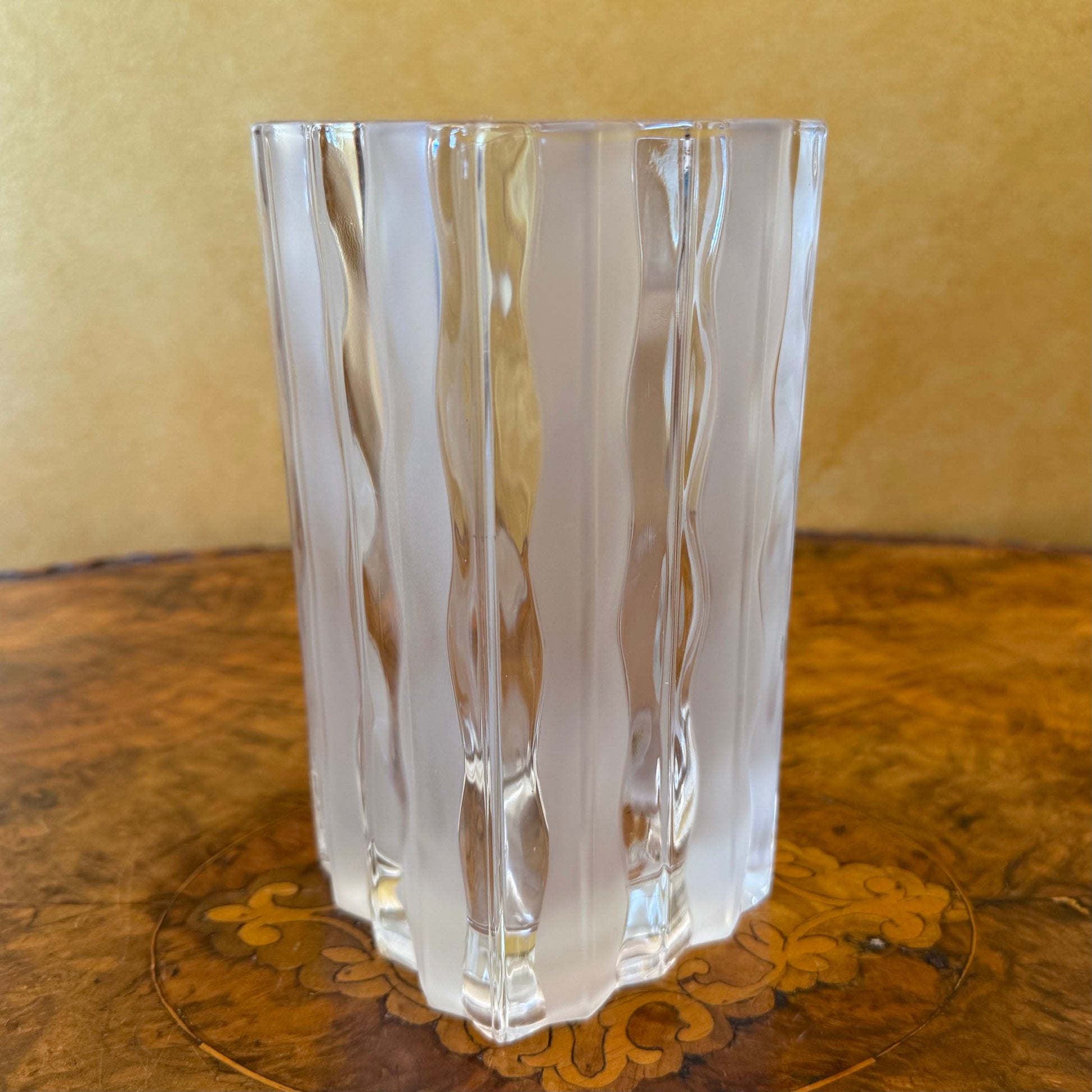 Nova Luay Frosted Wavy Vase 