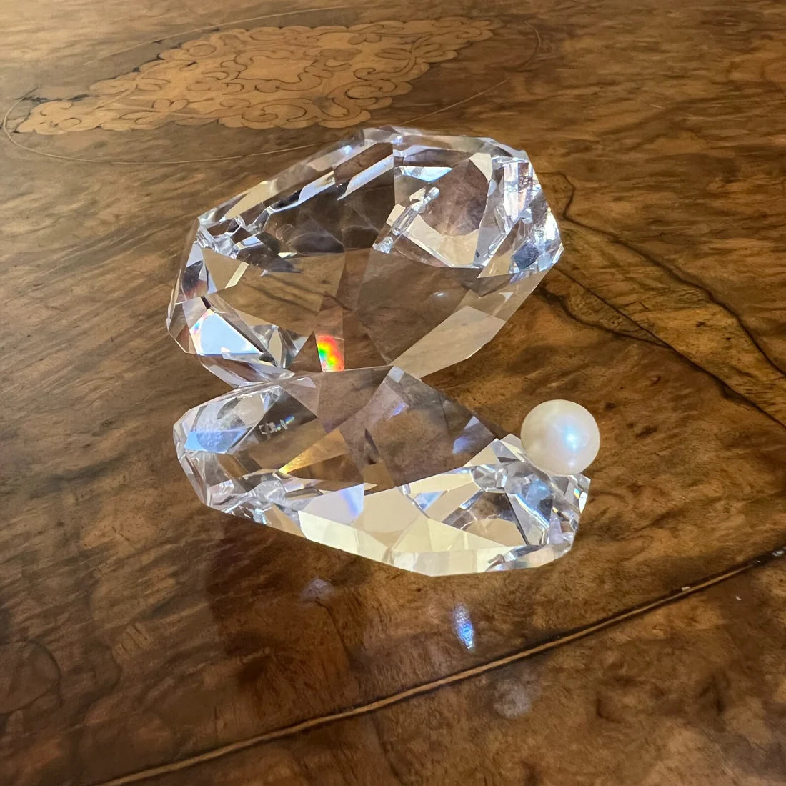 Crystal Shell With Pearl